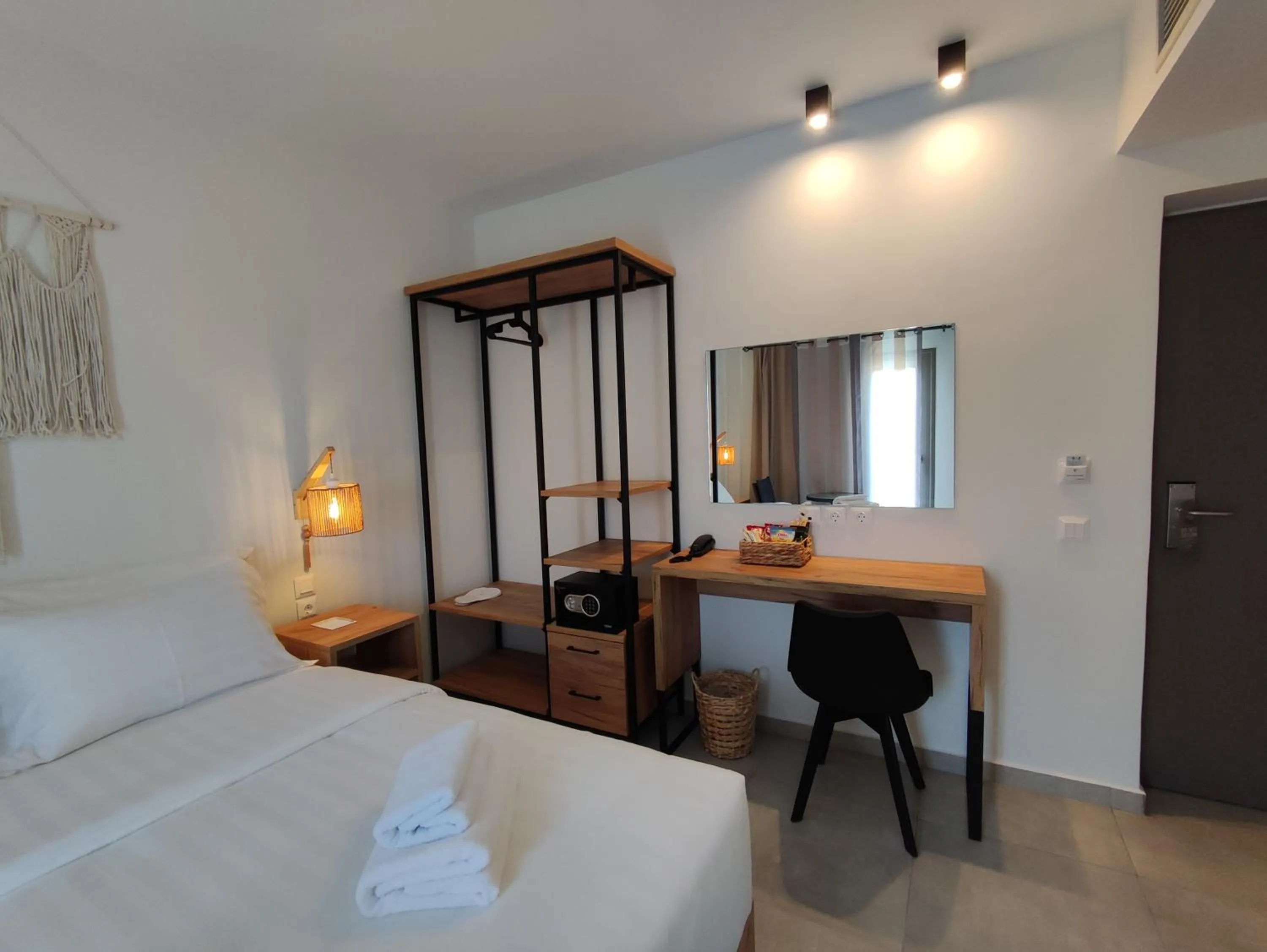 Bed in Niso Skiathos