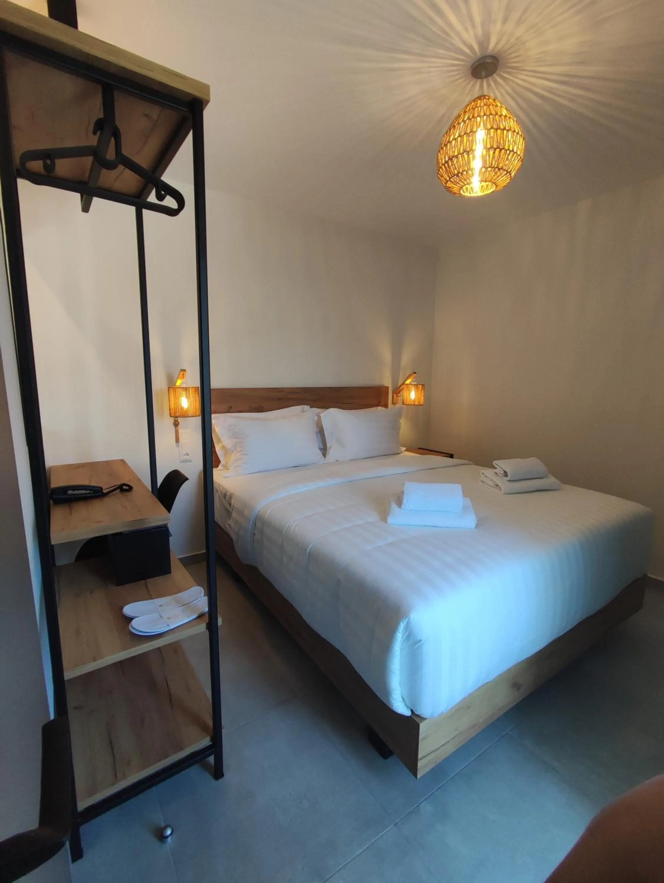 Bed in Niso Skiathos