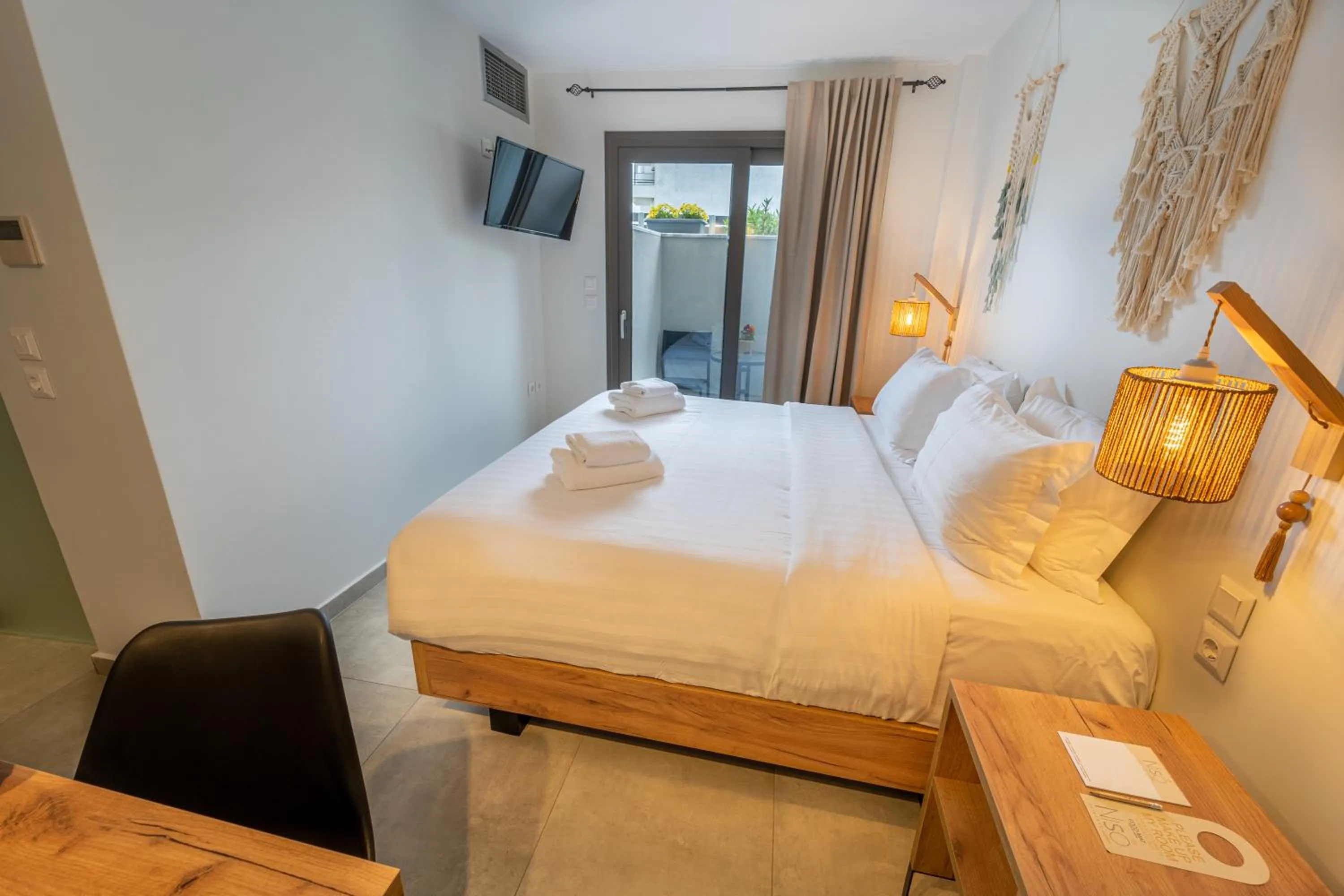 Bed in Niso Skiathos