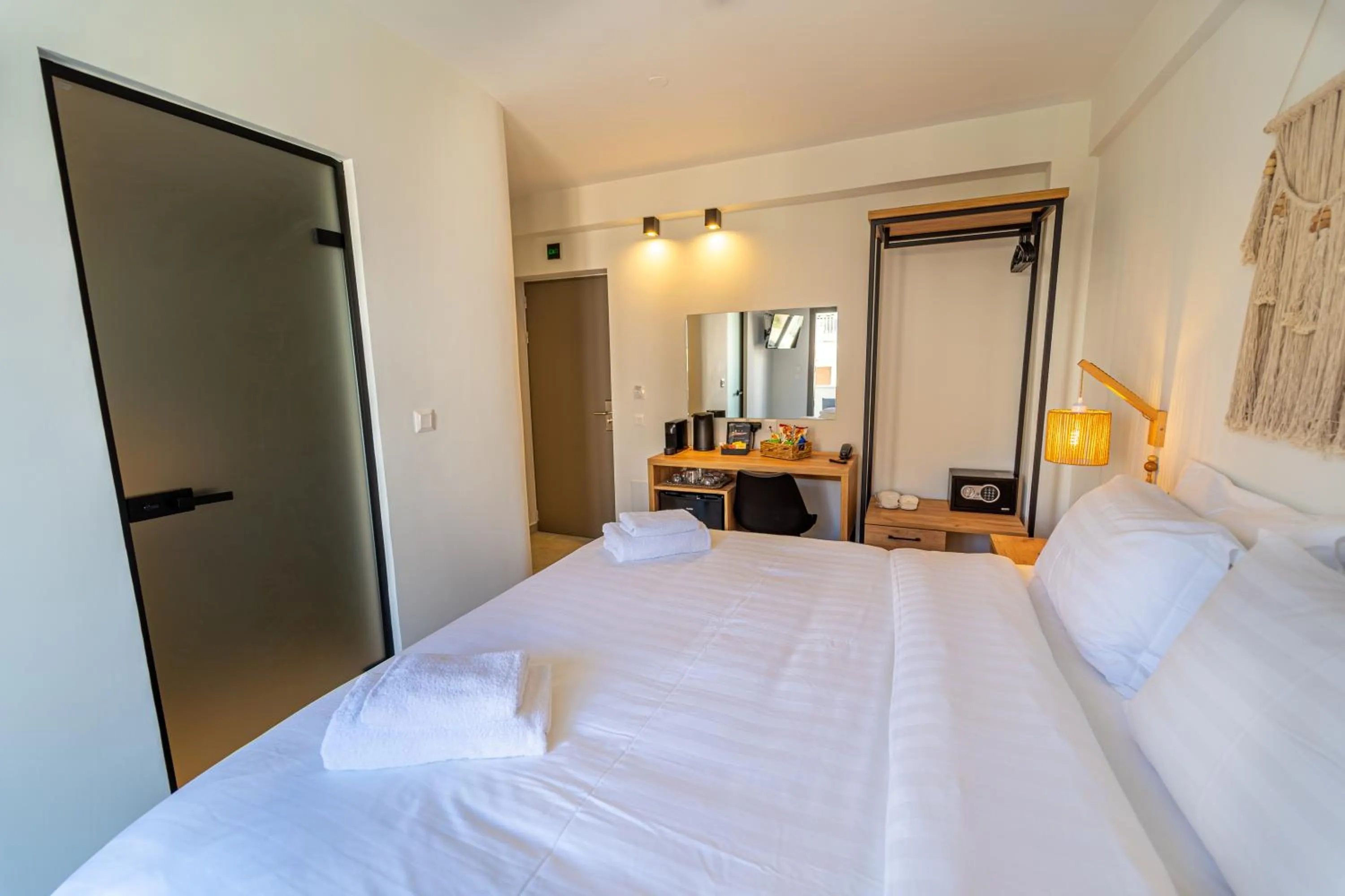 Bed in Niso Skiathos