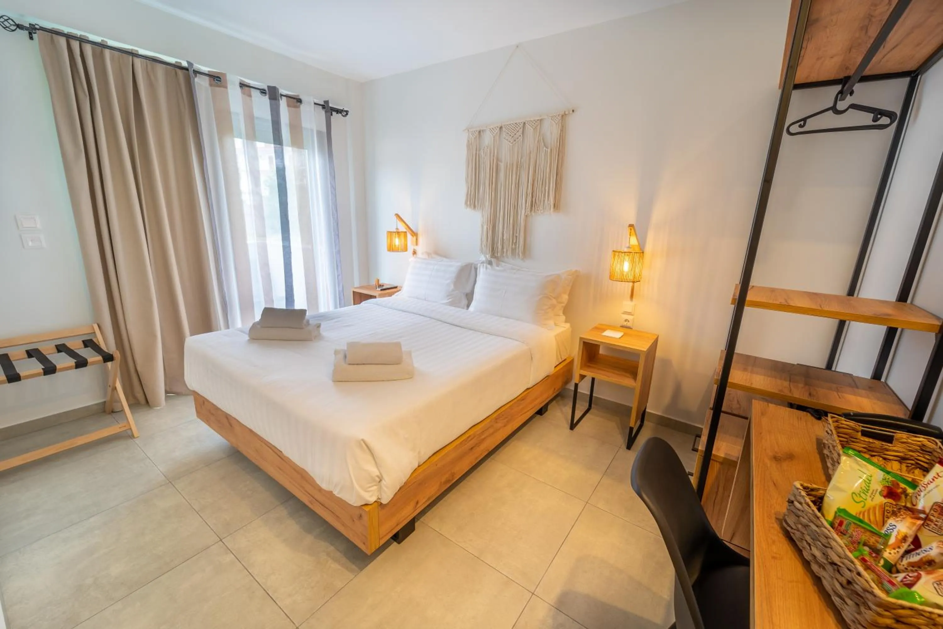 Bed in Niso Skiathos