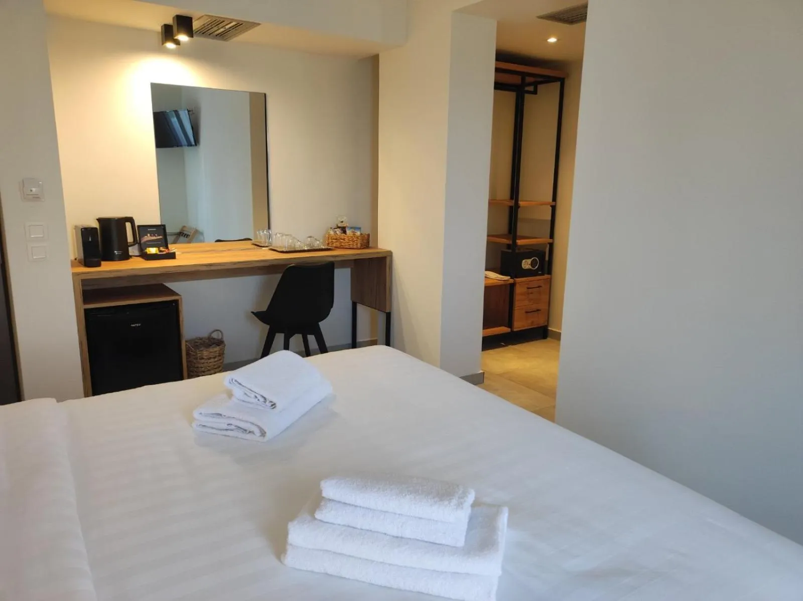 Bed in Niso Skiathos