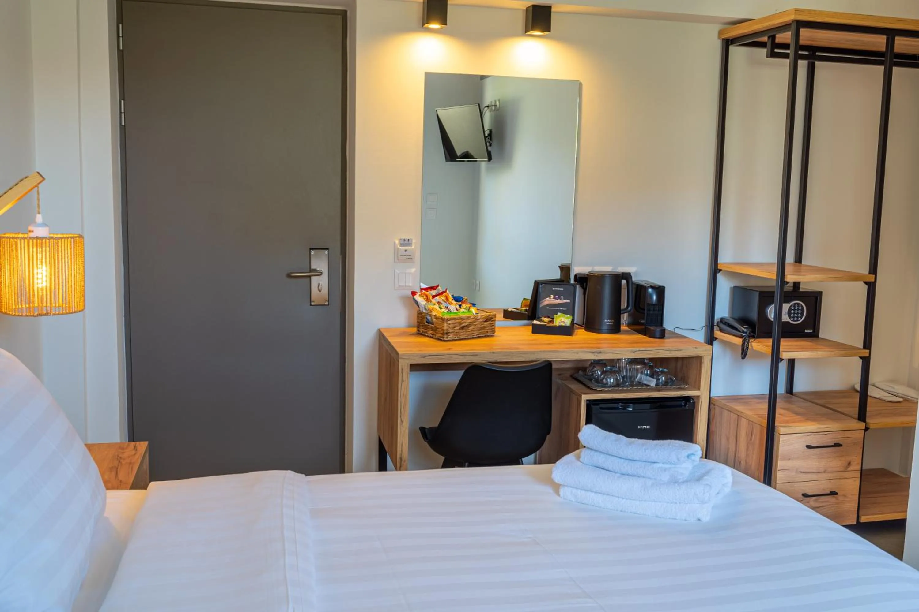 Bed in Niso Skiathos