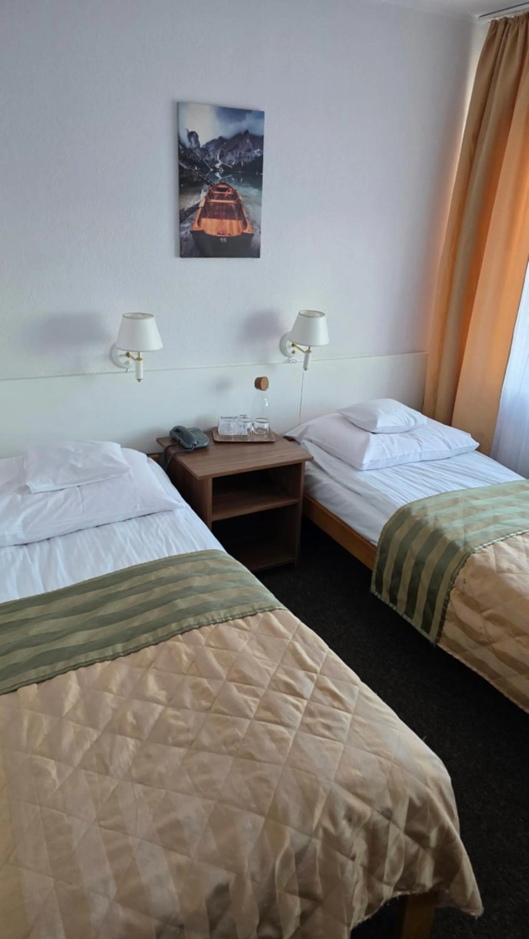 Bed in Hotel Gromada Pila