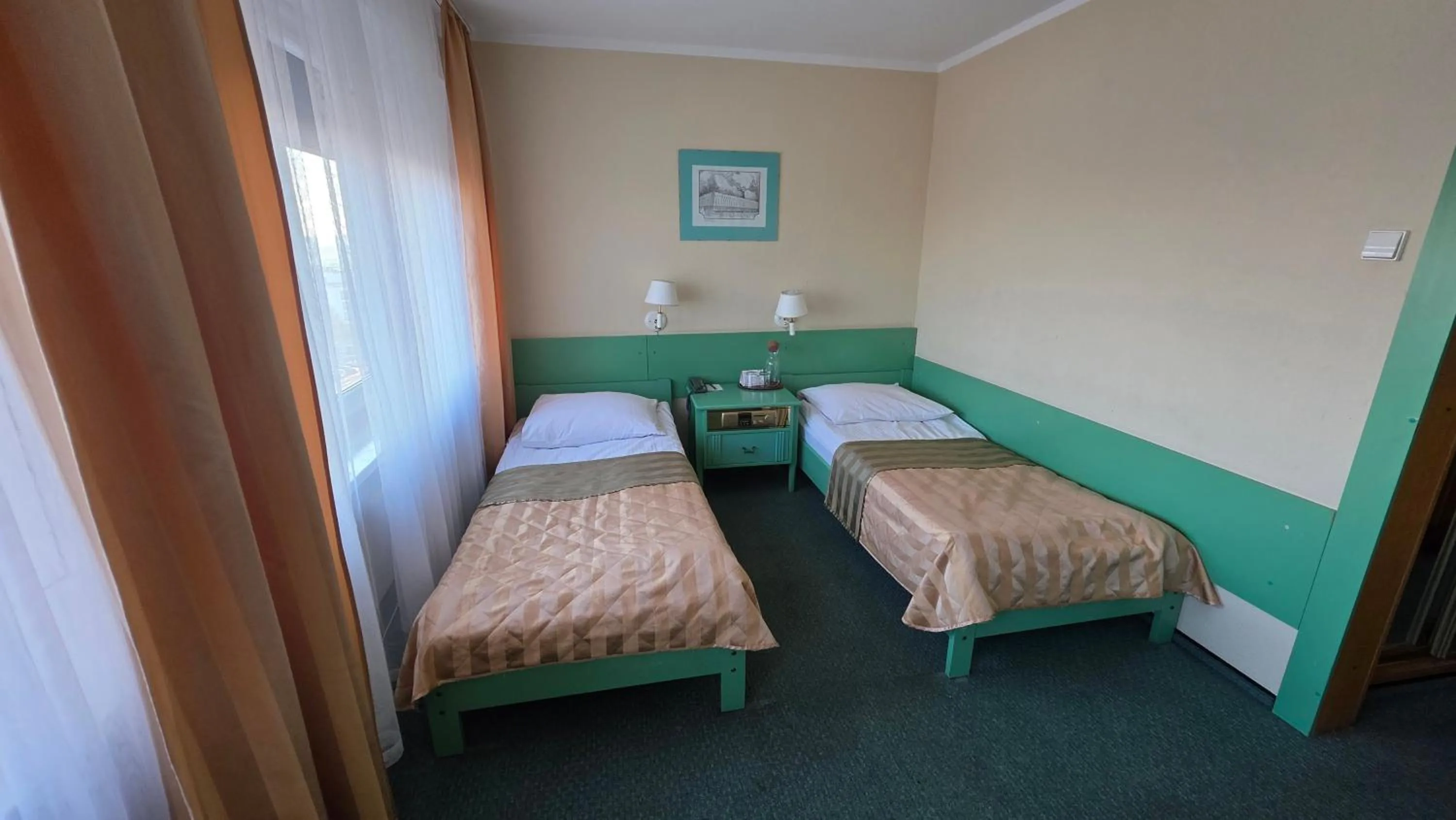 Bed in Hotel Gromada Pila