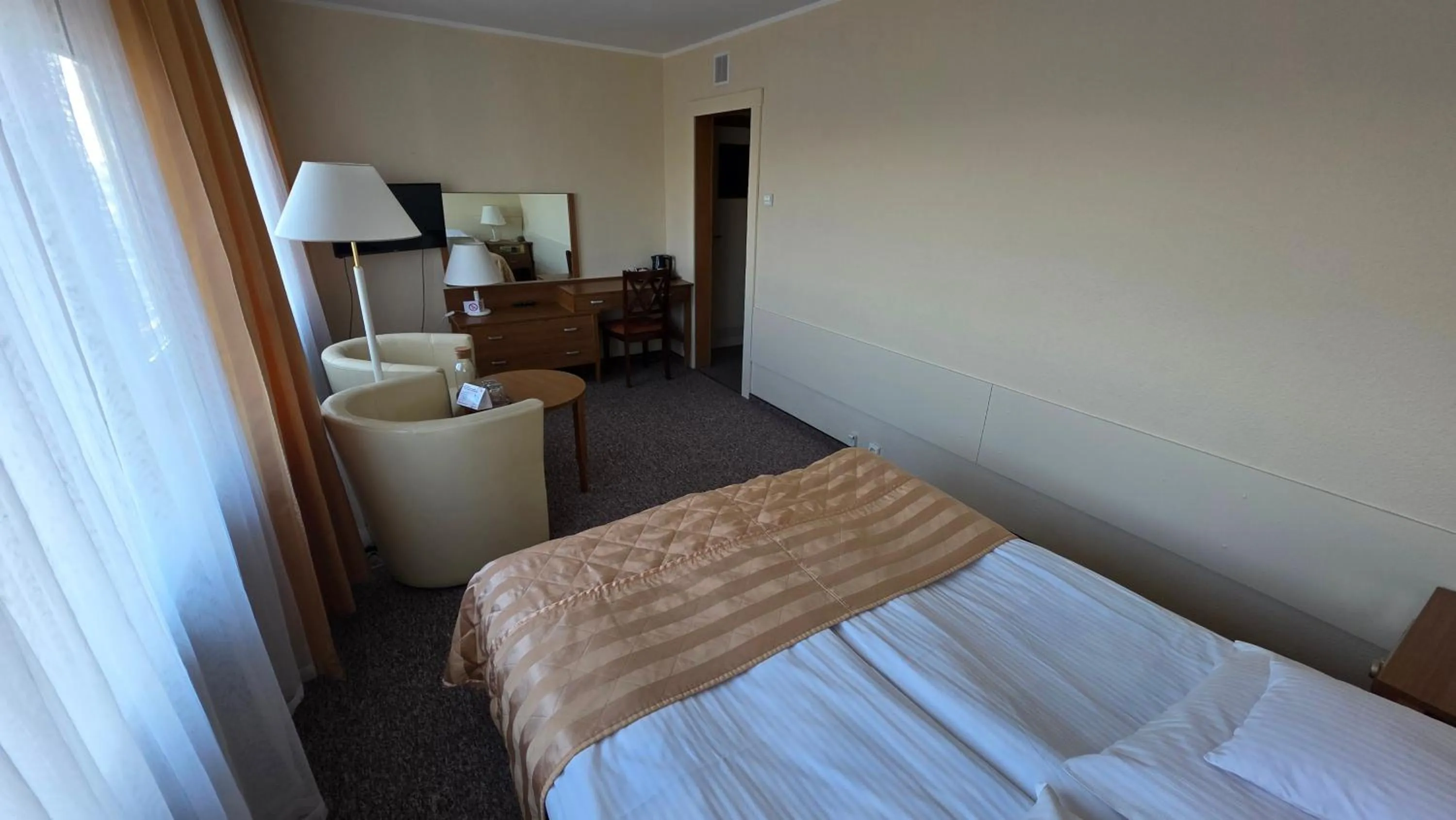 Bed in Hotel Gromada Pila