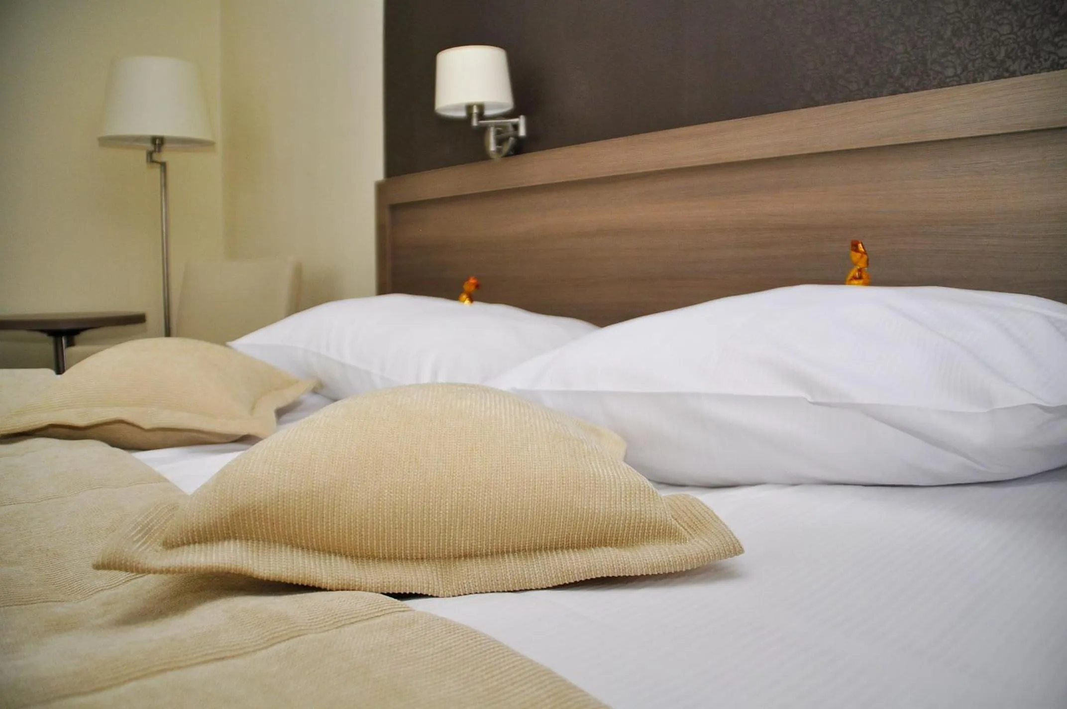 Decorative detail, Bed in Hotel Gromada Arka Lux