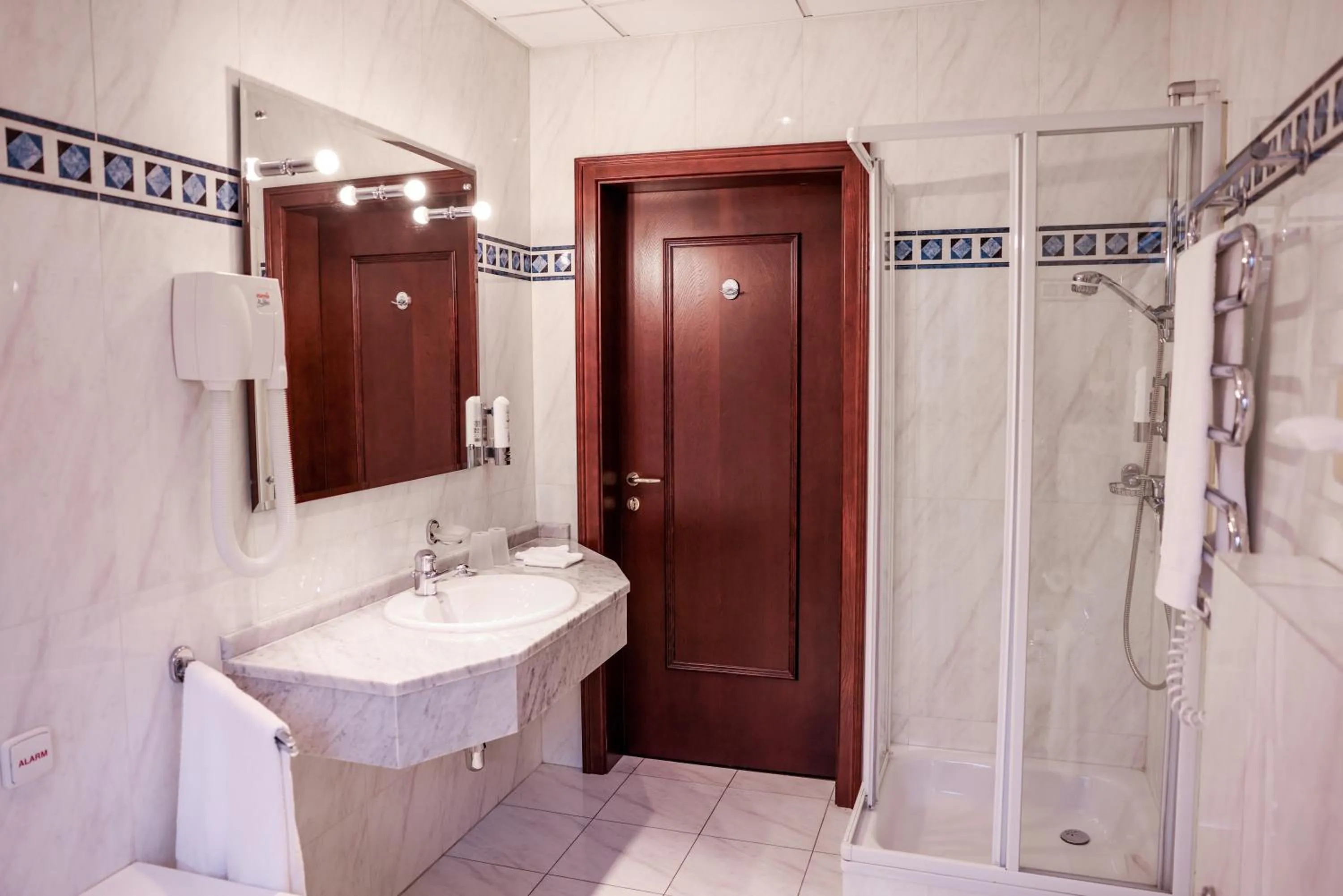 Shower in Park Hotel Diament Bielsko-Biała