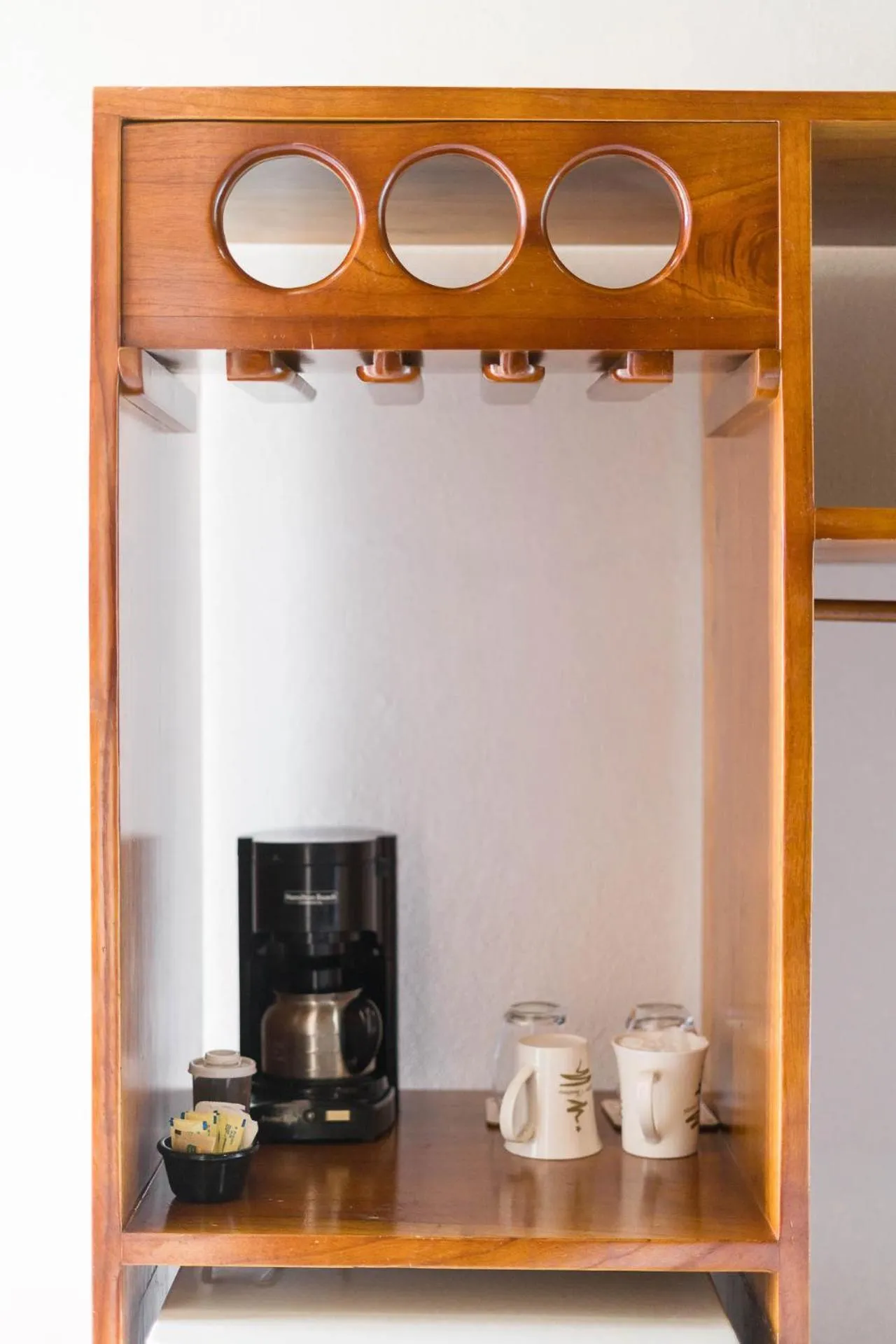 Coffee/tea facilities in The Blue Suites & Spa