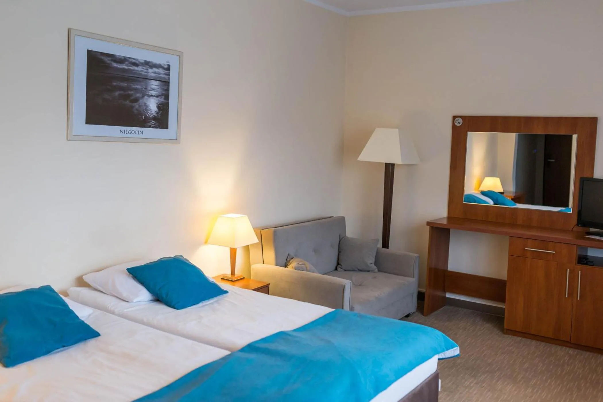 Property building, Bed in Hotel Mazury