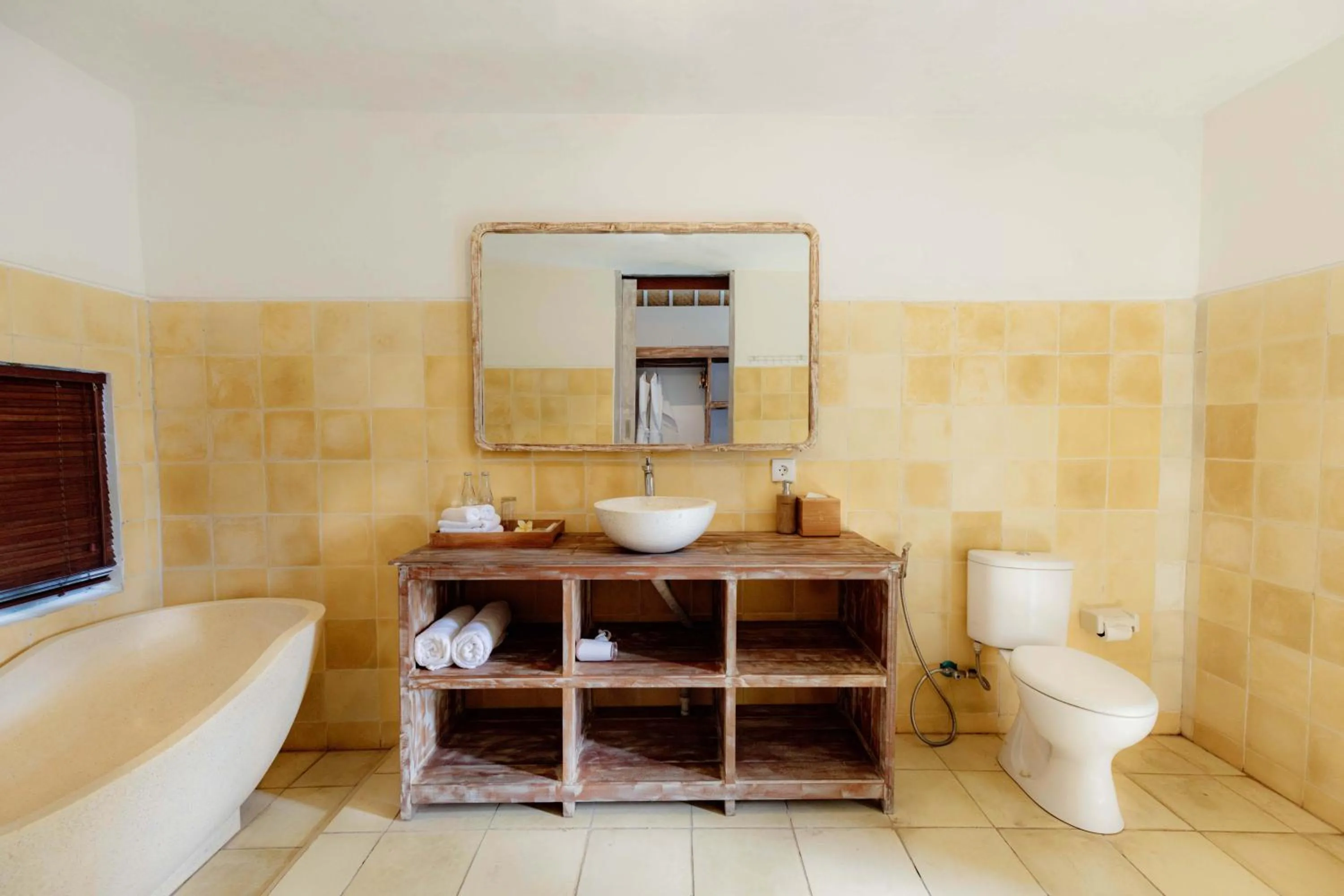 Toilet in Tanta Escape