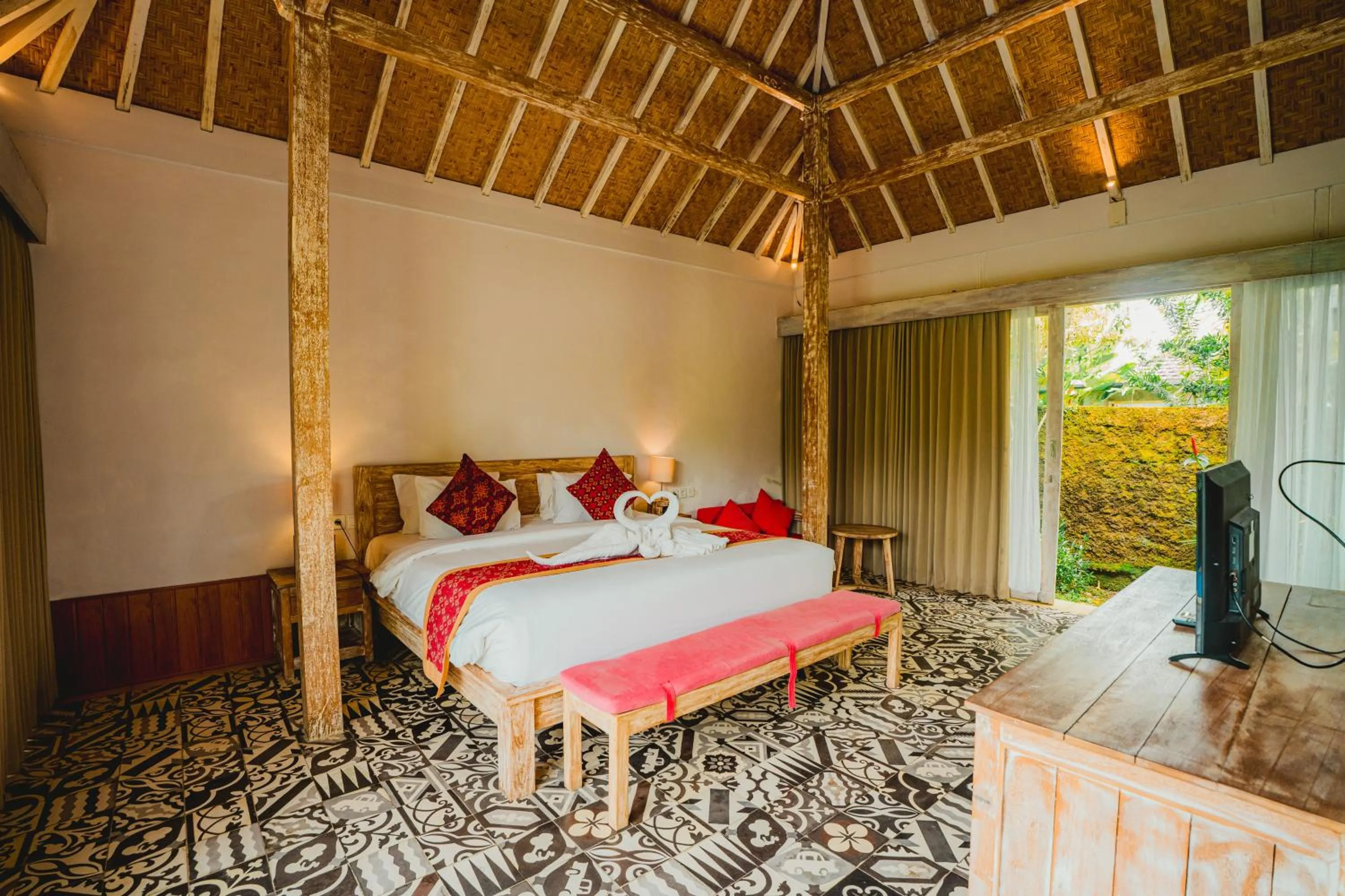 Communal lounge/ TV room, Bed in Tanta Escape