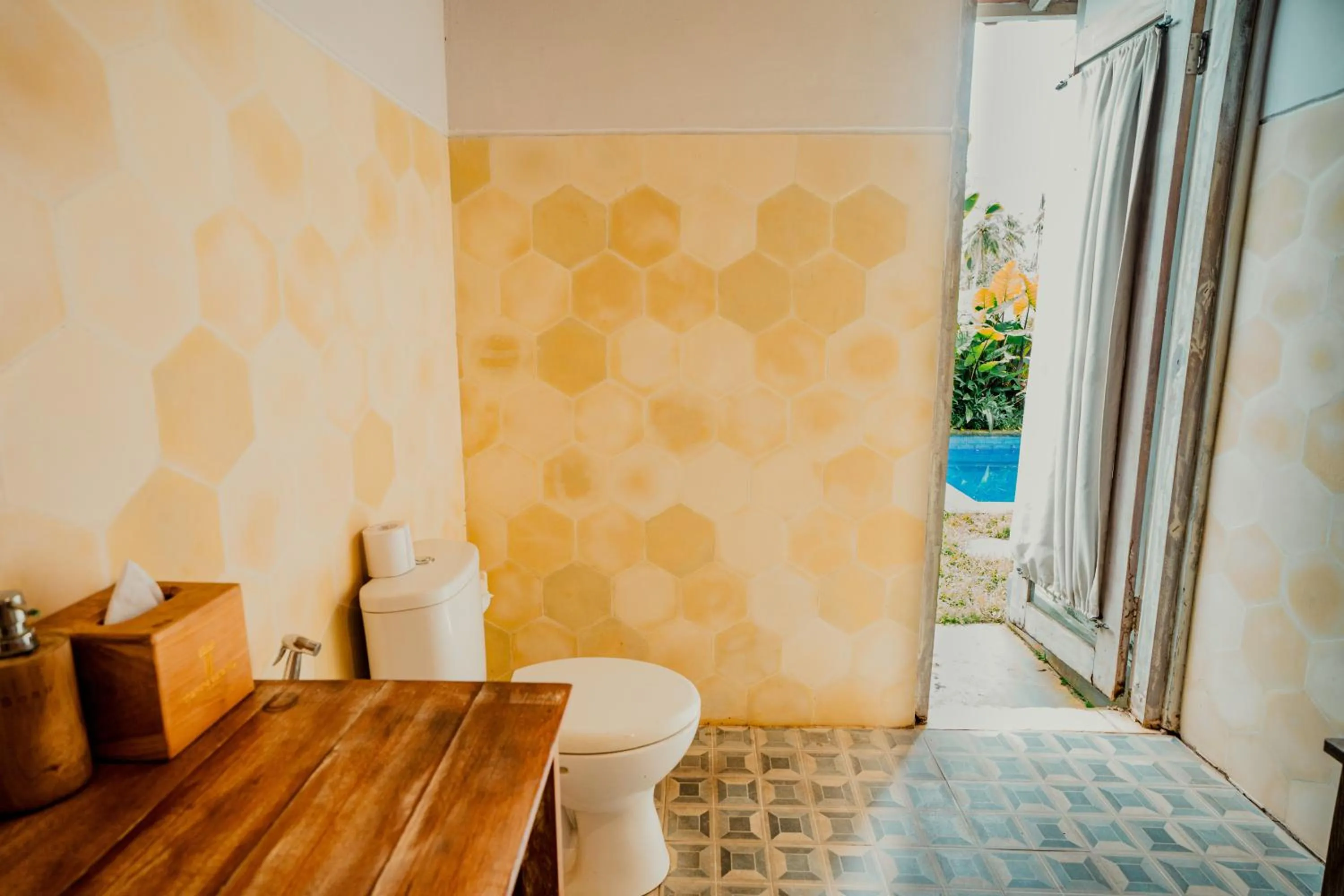 Toilet in Tanta Escape