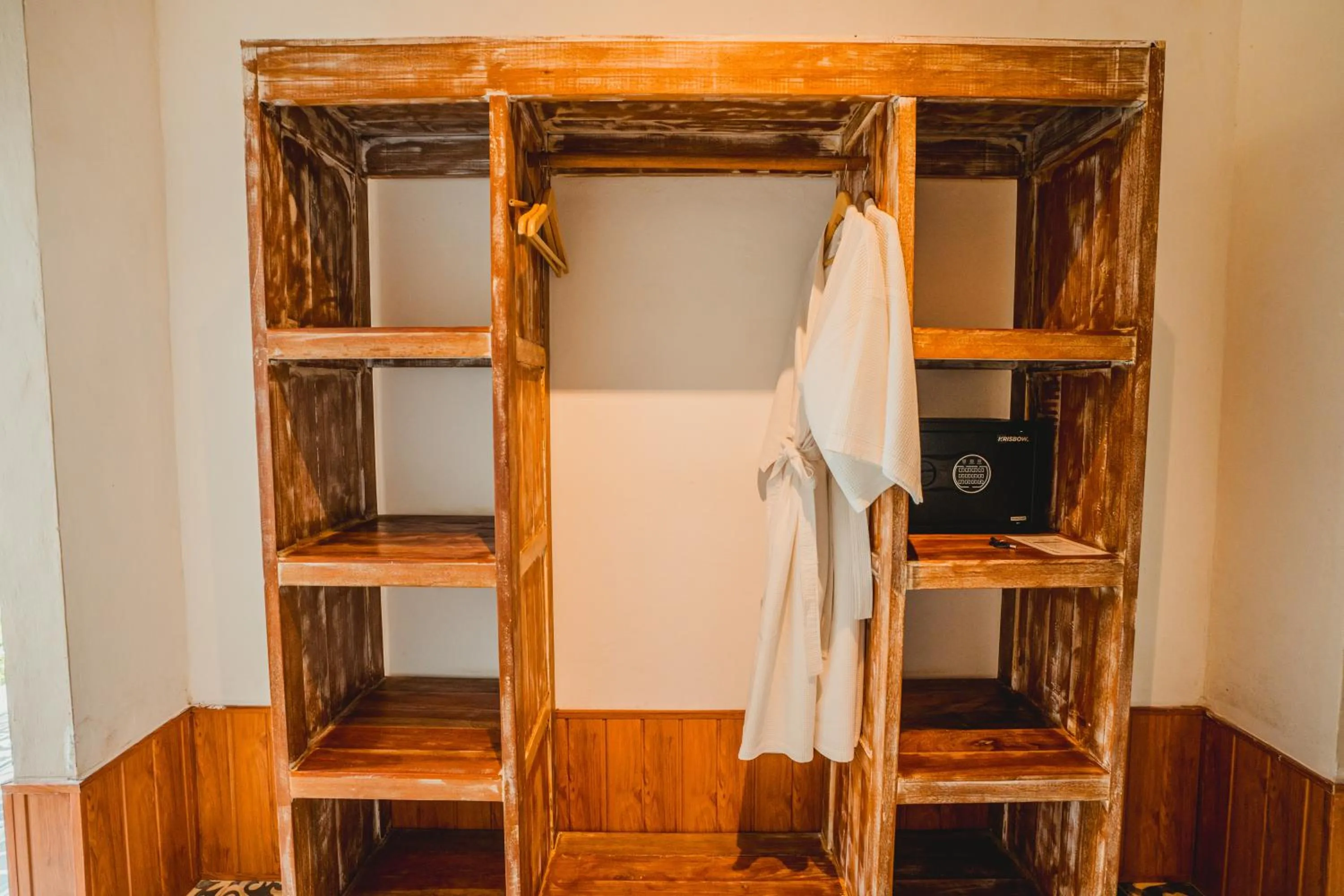 safe in Tanta Escape