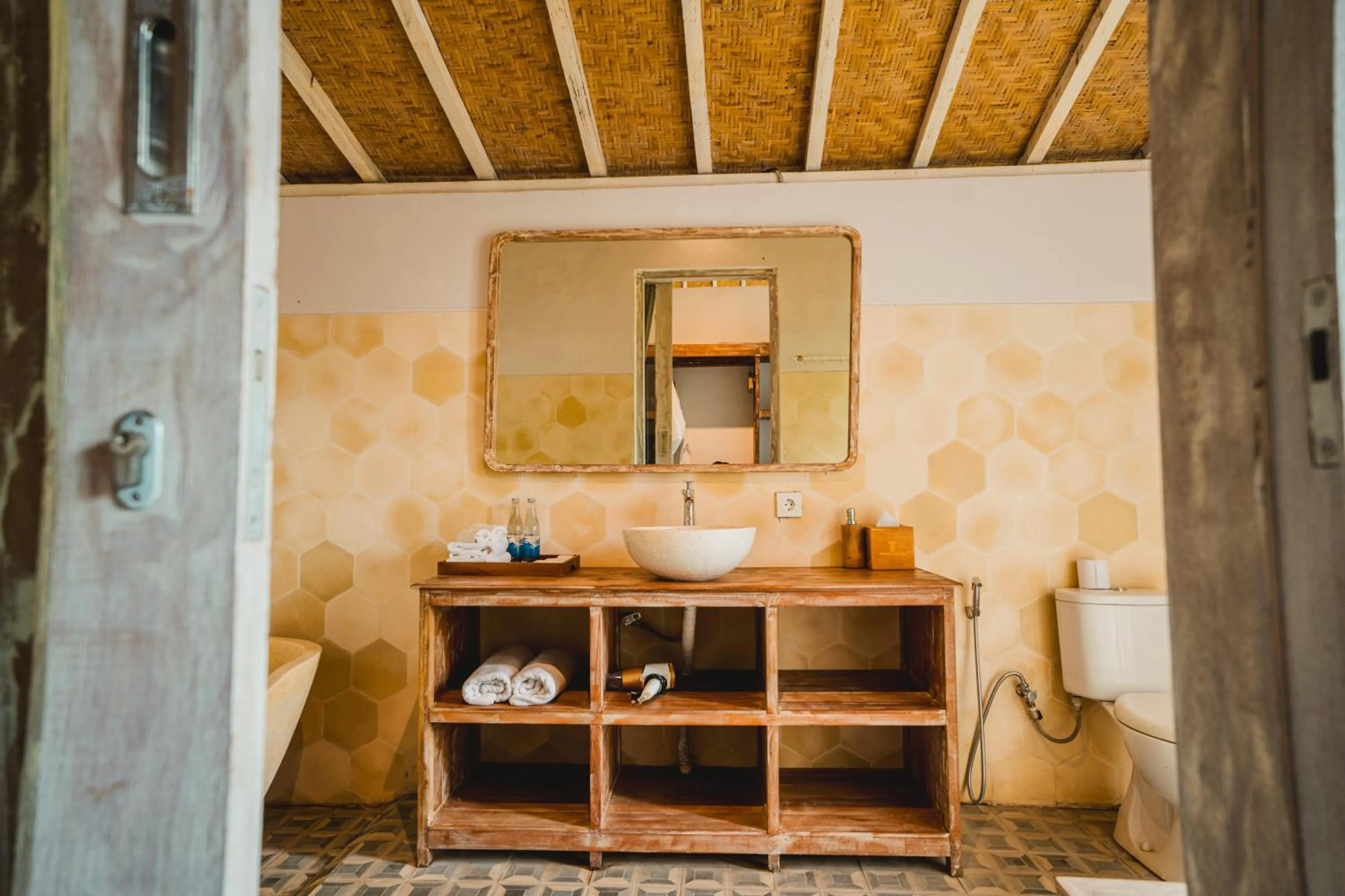 Toilet in Tanta Escape