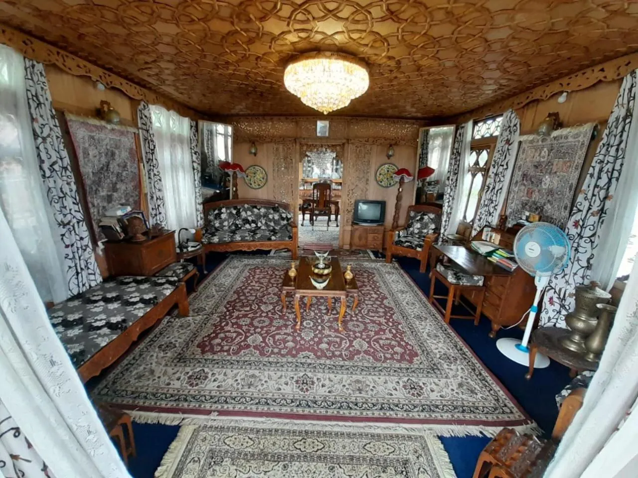 Palace Heights Houseboats