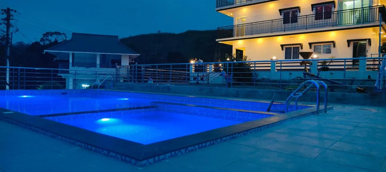 Swimming pool in Pine Clough Resort Vagamon