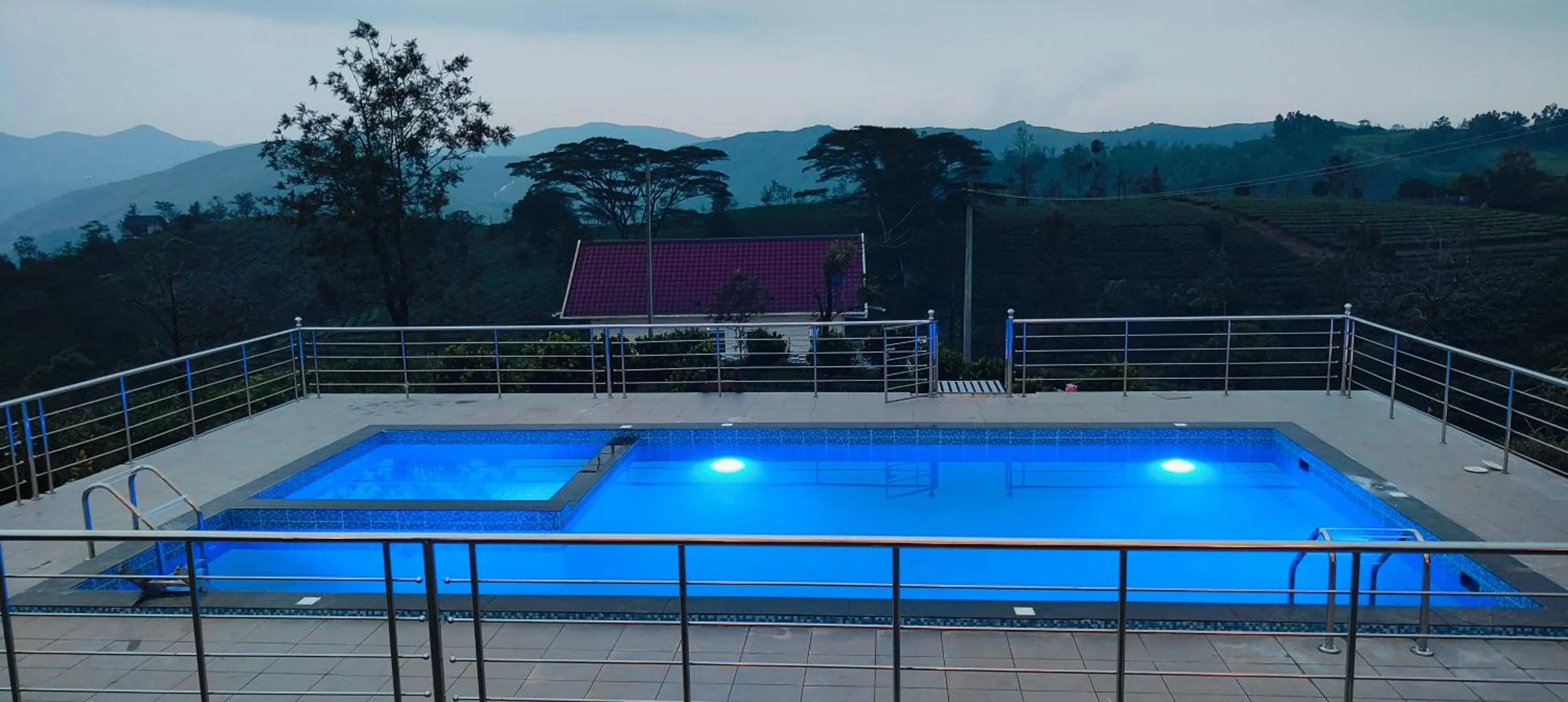 Swimming pool in Pine Clough Resort Vagamon