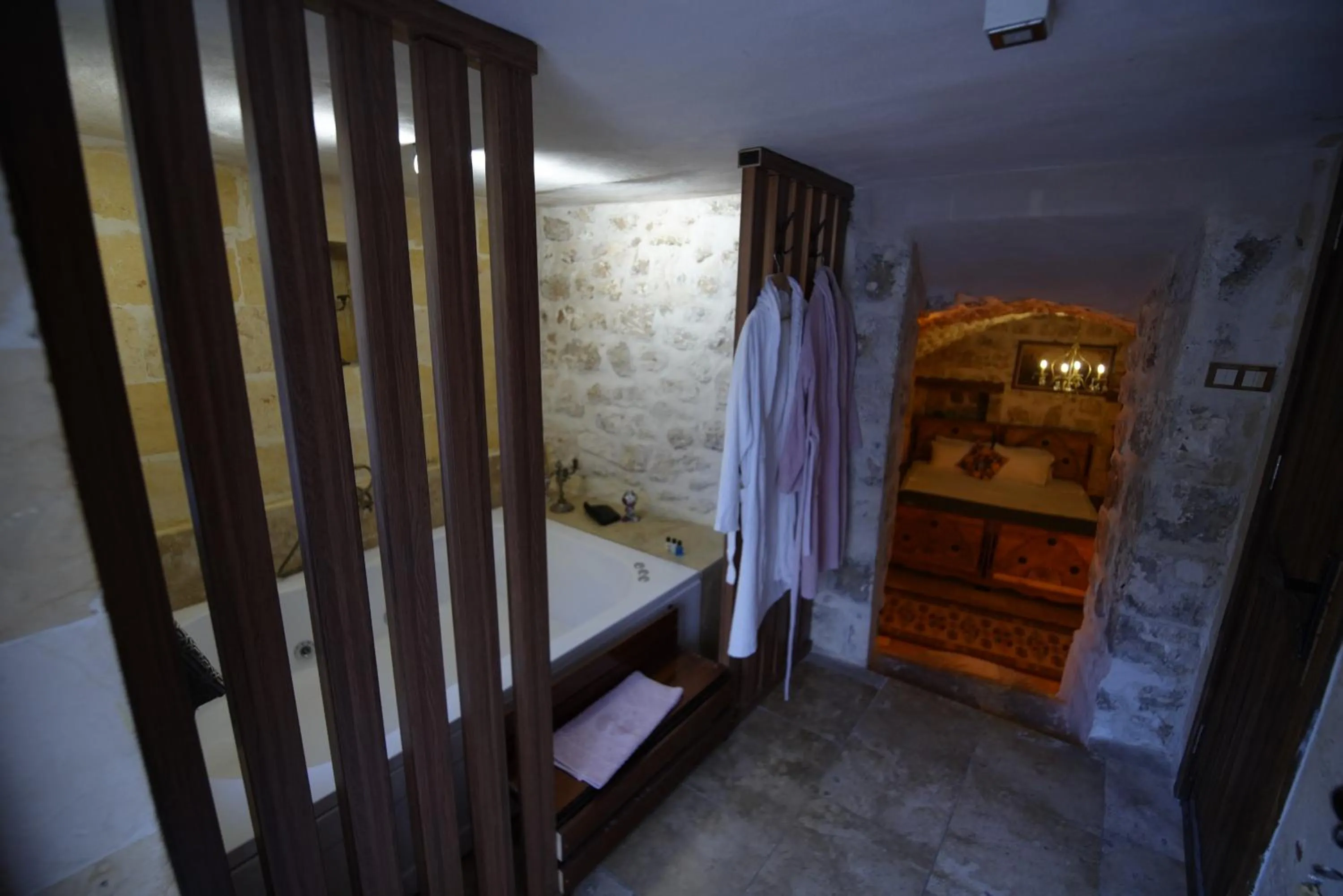 Bathroom, Bed in BABIL ANTIQUE HOTEL
