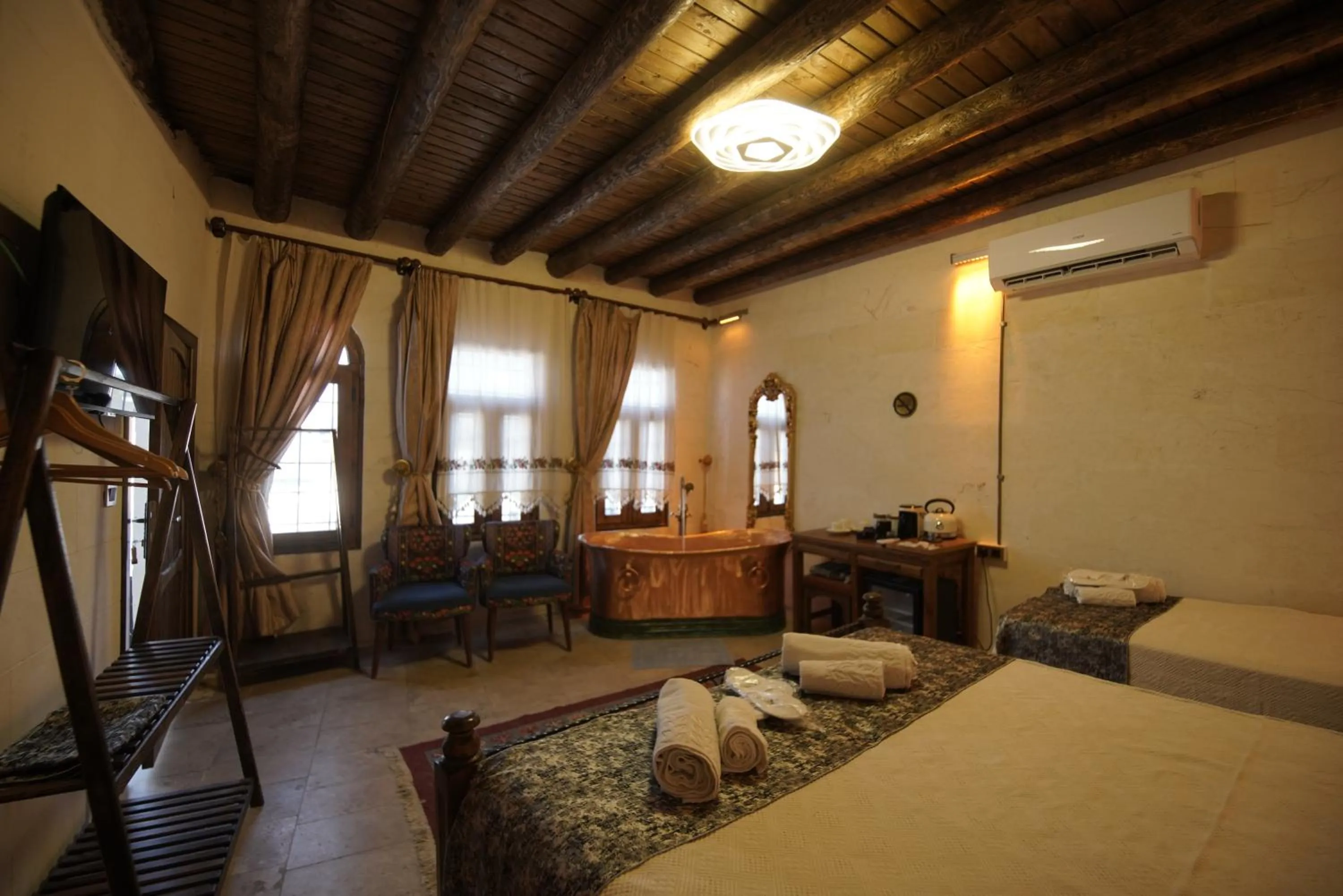 Photo of the whole room, Bed in BABIL ANTIQUE HOTEL