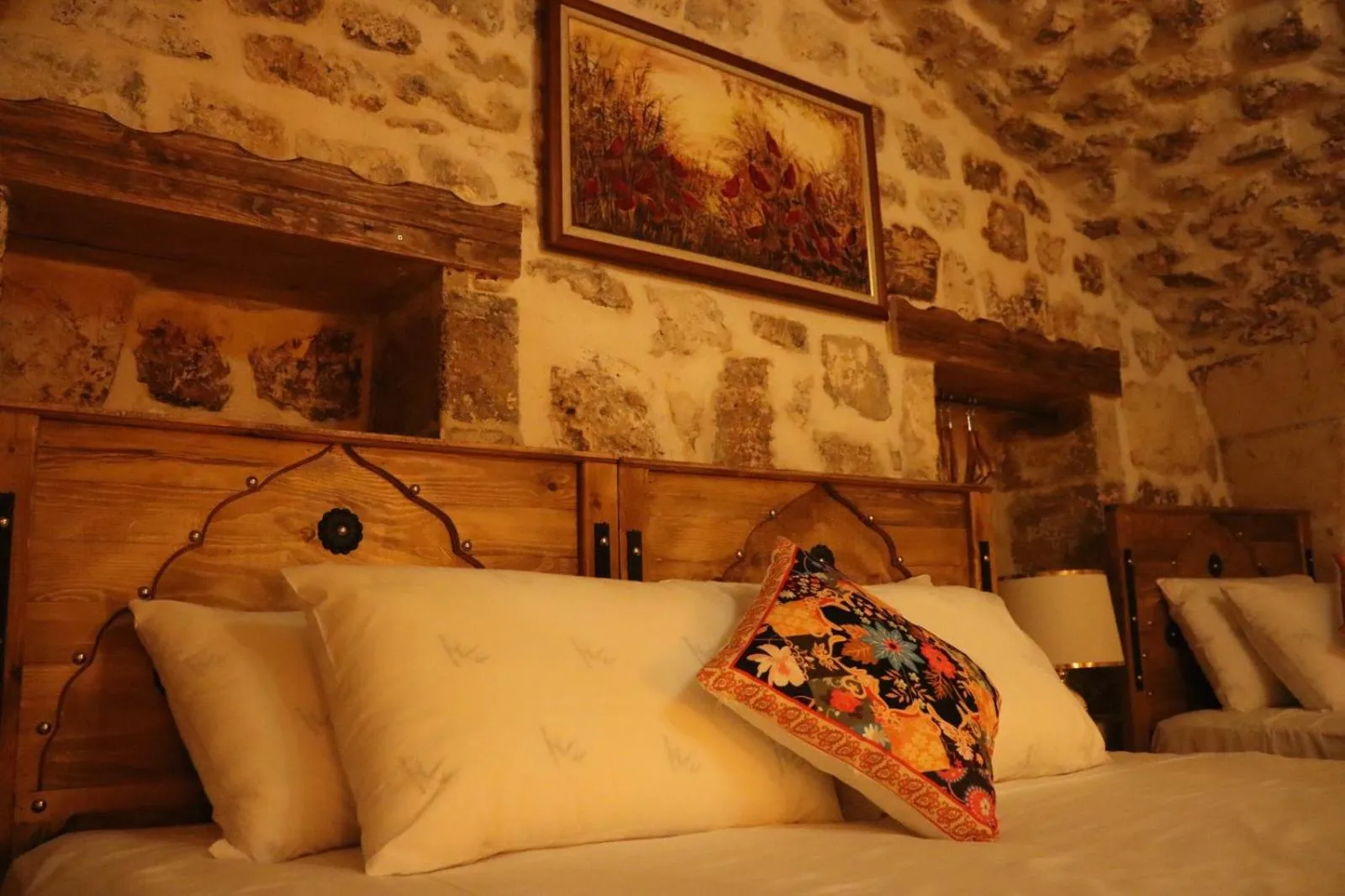 Bed in BABIL ANTIQUE HOTEL