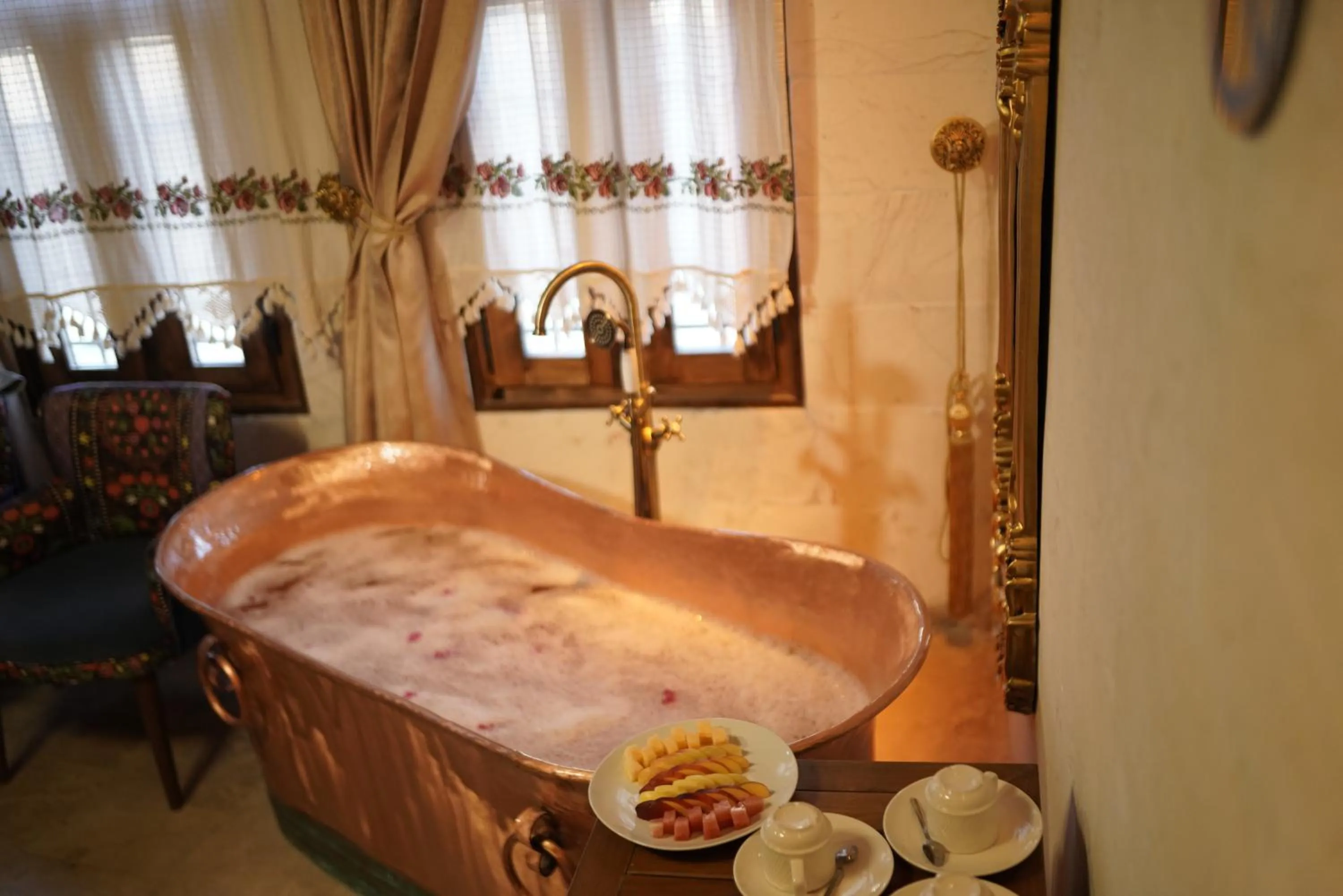Hot Tub in BABIL ANTIQUE HOTEL