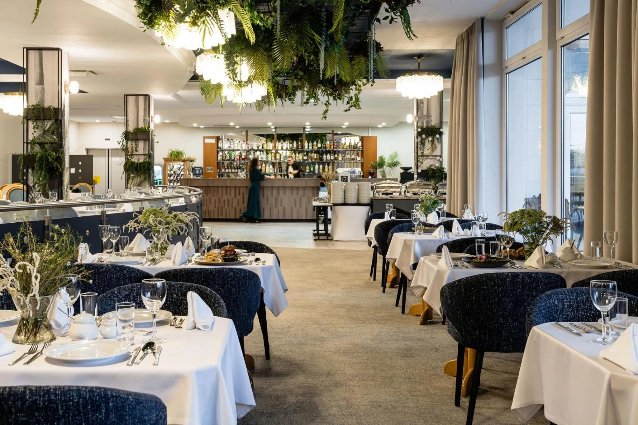 Restaurant/places to eat in Hotel Astor