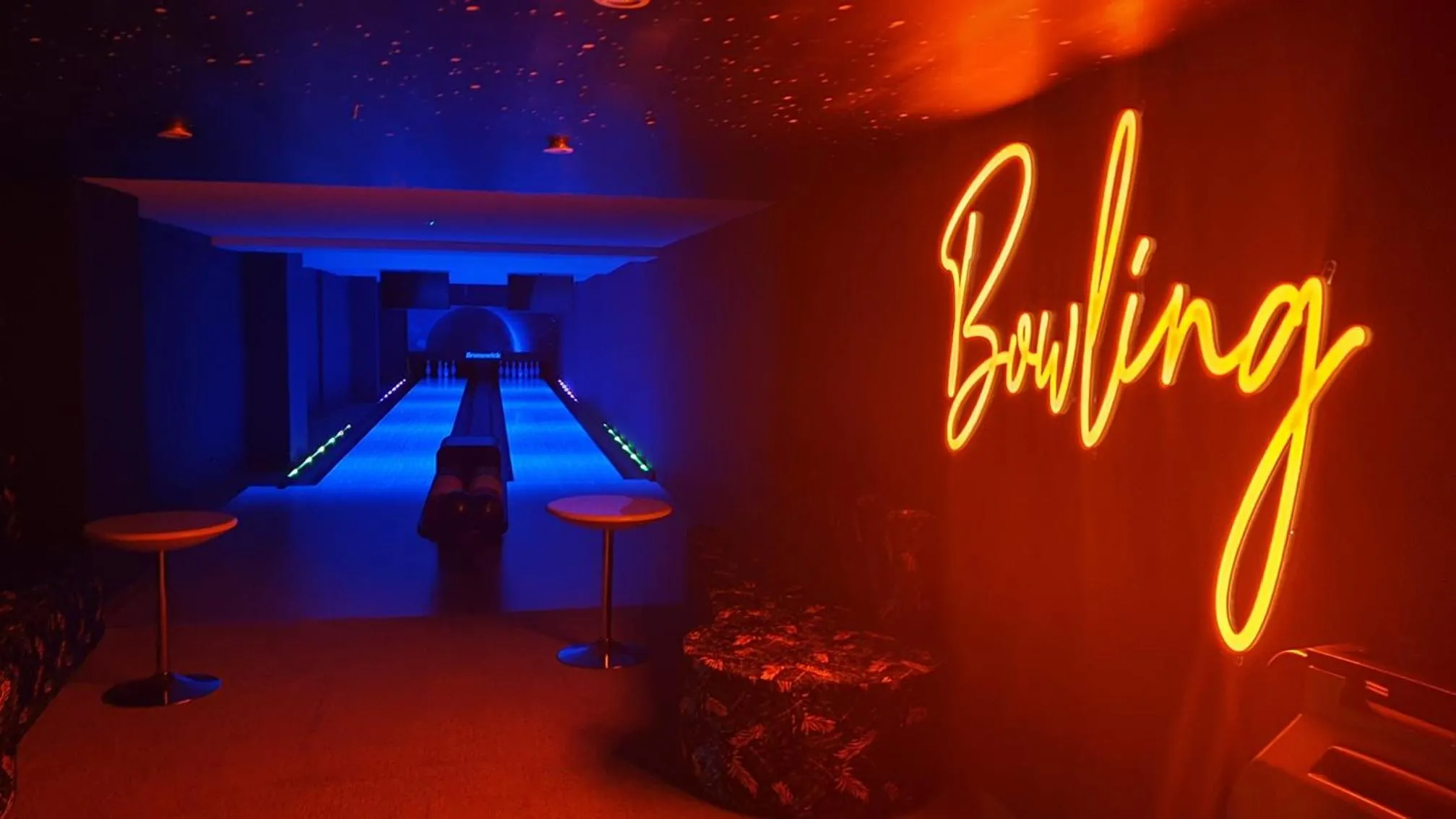 Bowling in Hotel Astor