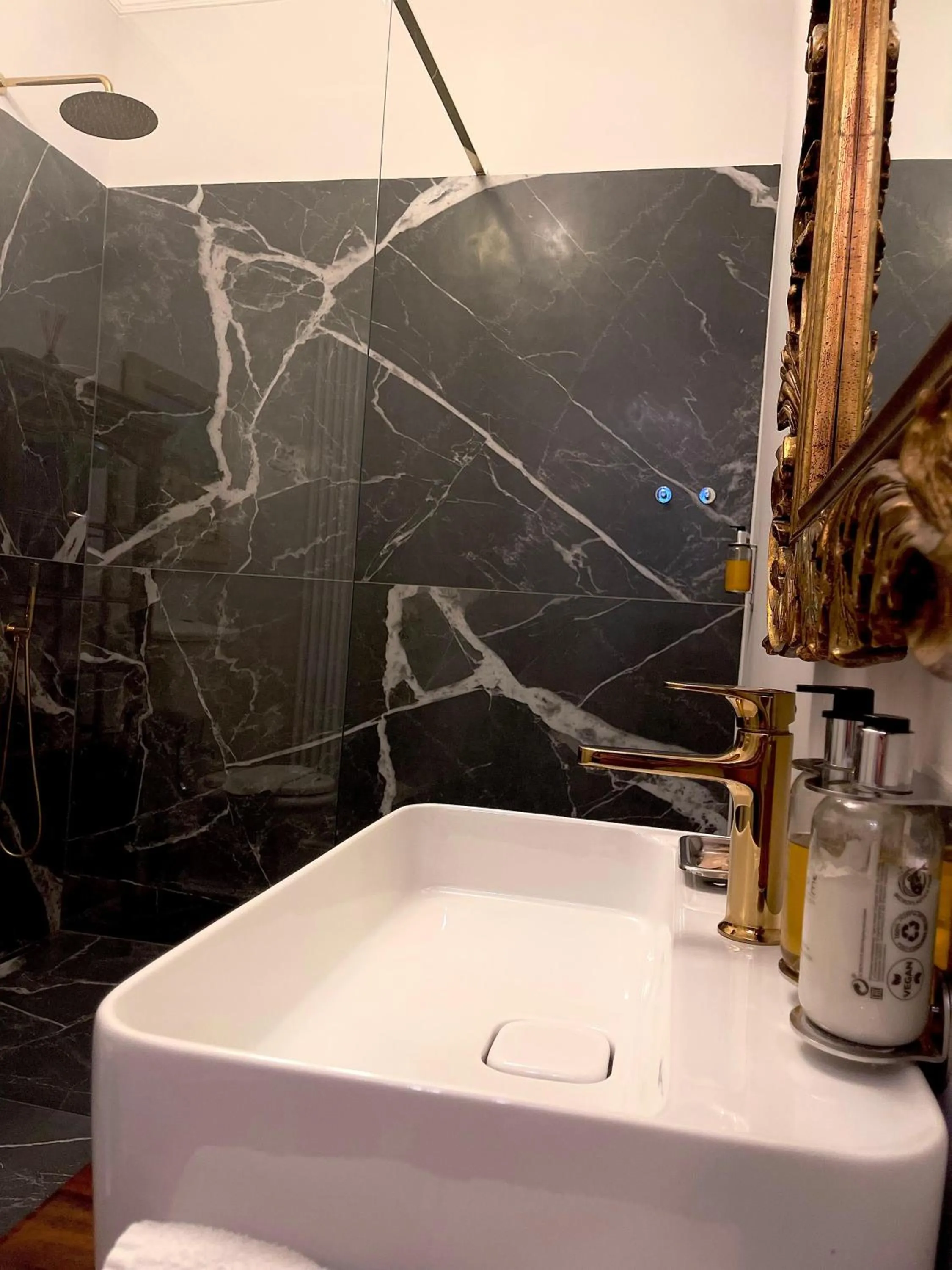 Bathroom in Chopin Boutique