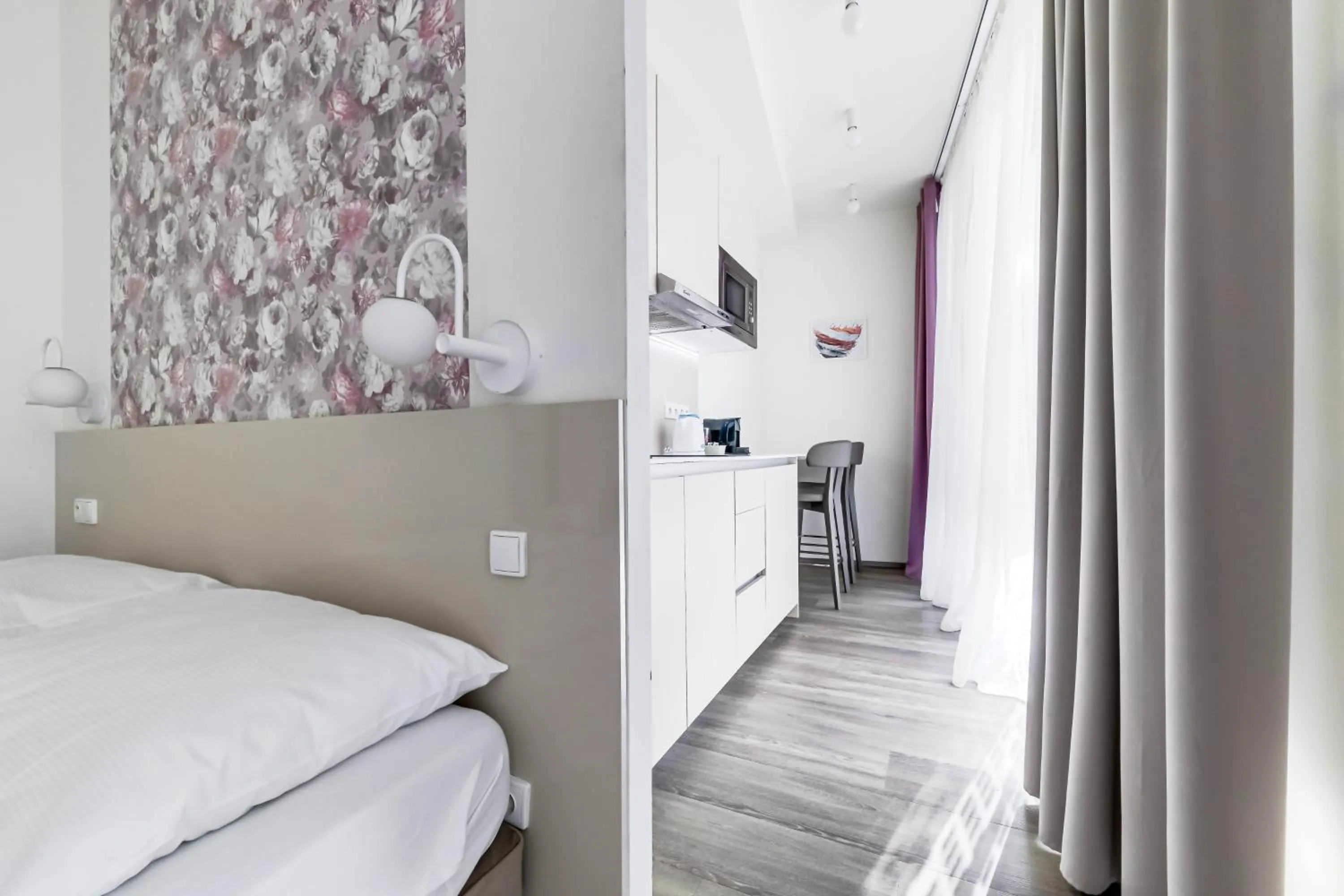 Kitchen or kitchenette, Bed in Kora Apartments