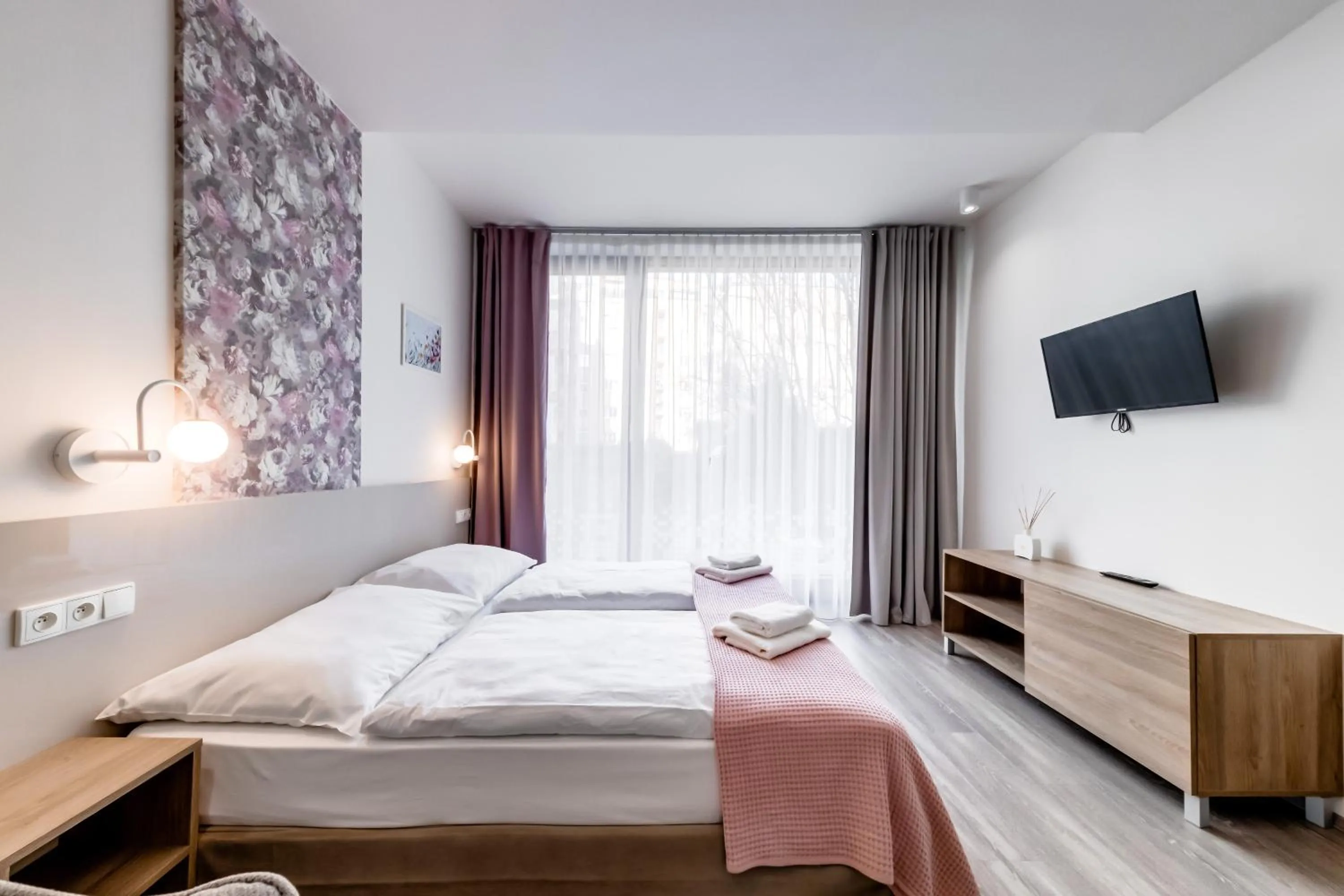 room service, Bed in Kora Apartments