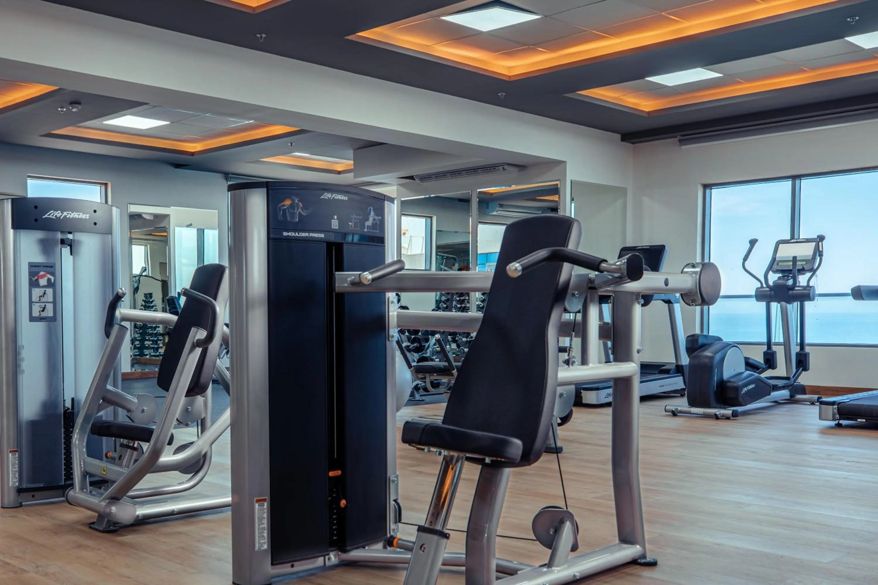 Fitness centre/facilities in Waves Hotel