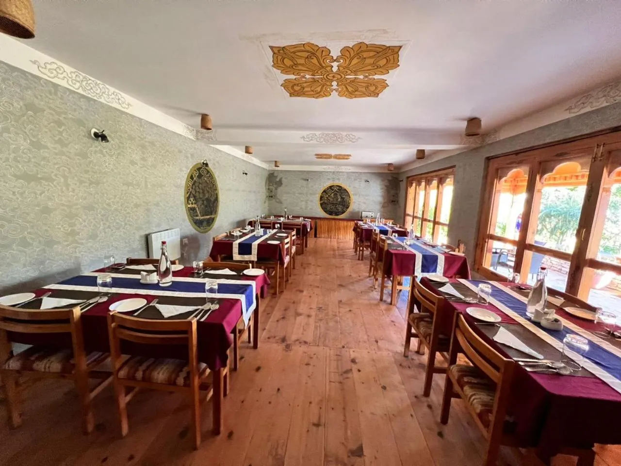 Restaurant/places to eat in Rema Resort