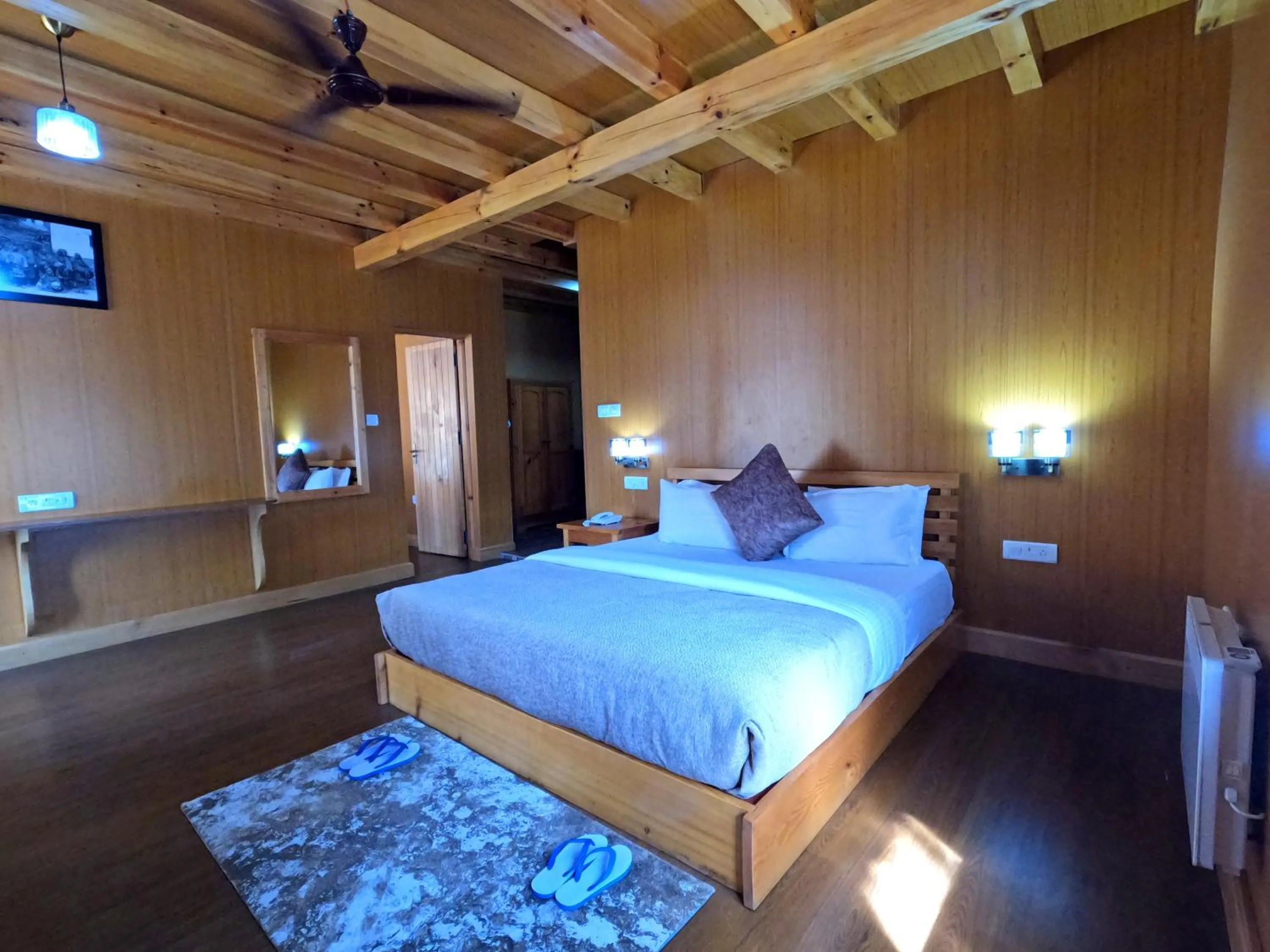 Photo of the whole room, Bed in Rema Resort