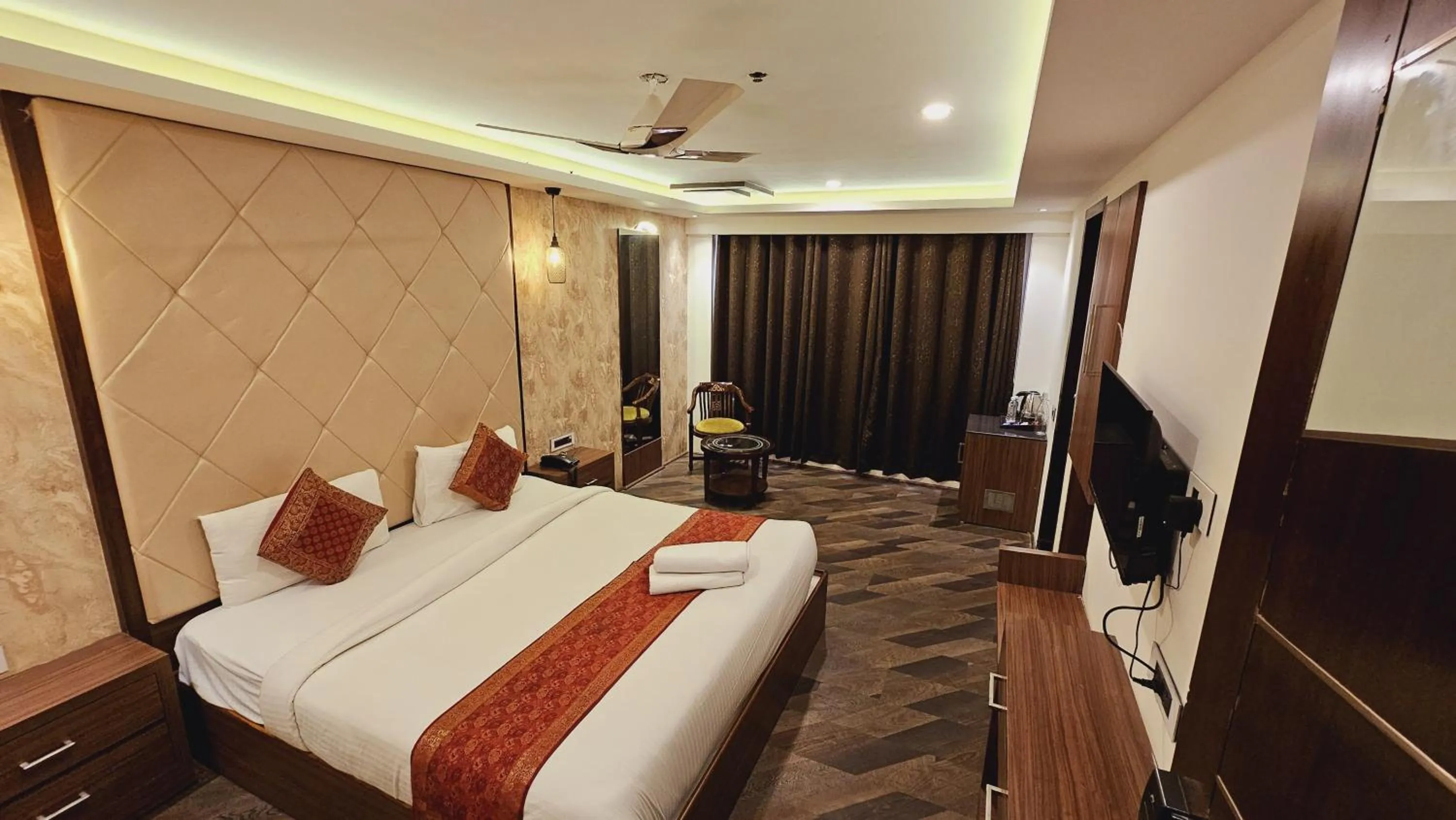 Photo of the whole room, Bed in THE TRIUMPH Hotel