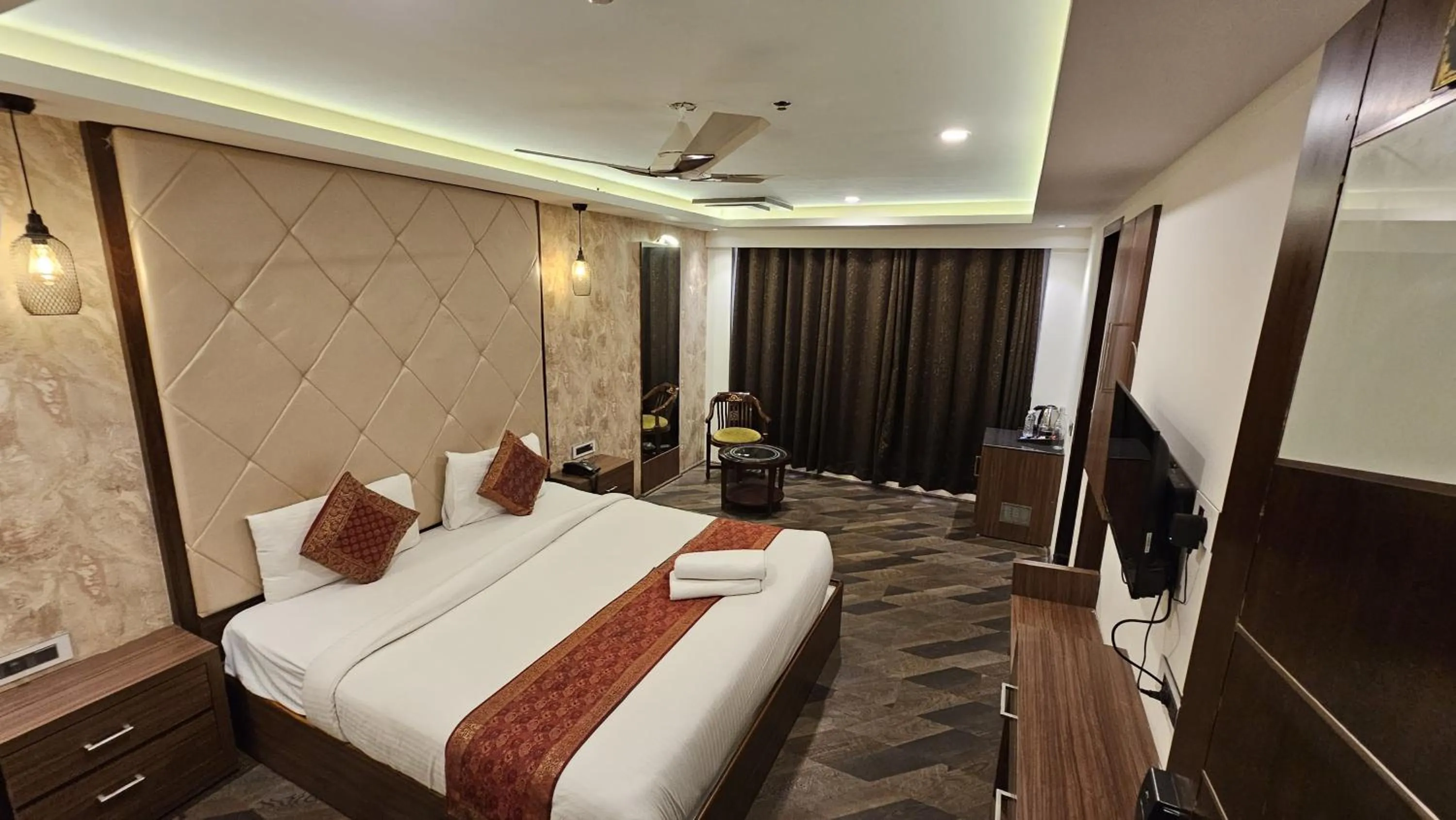 Photo of the whole room, Bed in THE TRIUMPH Hotel