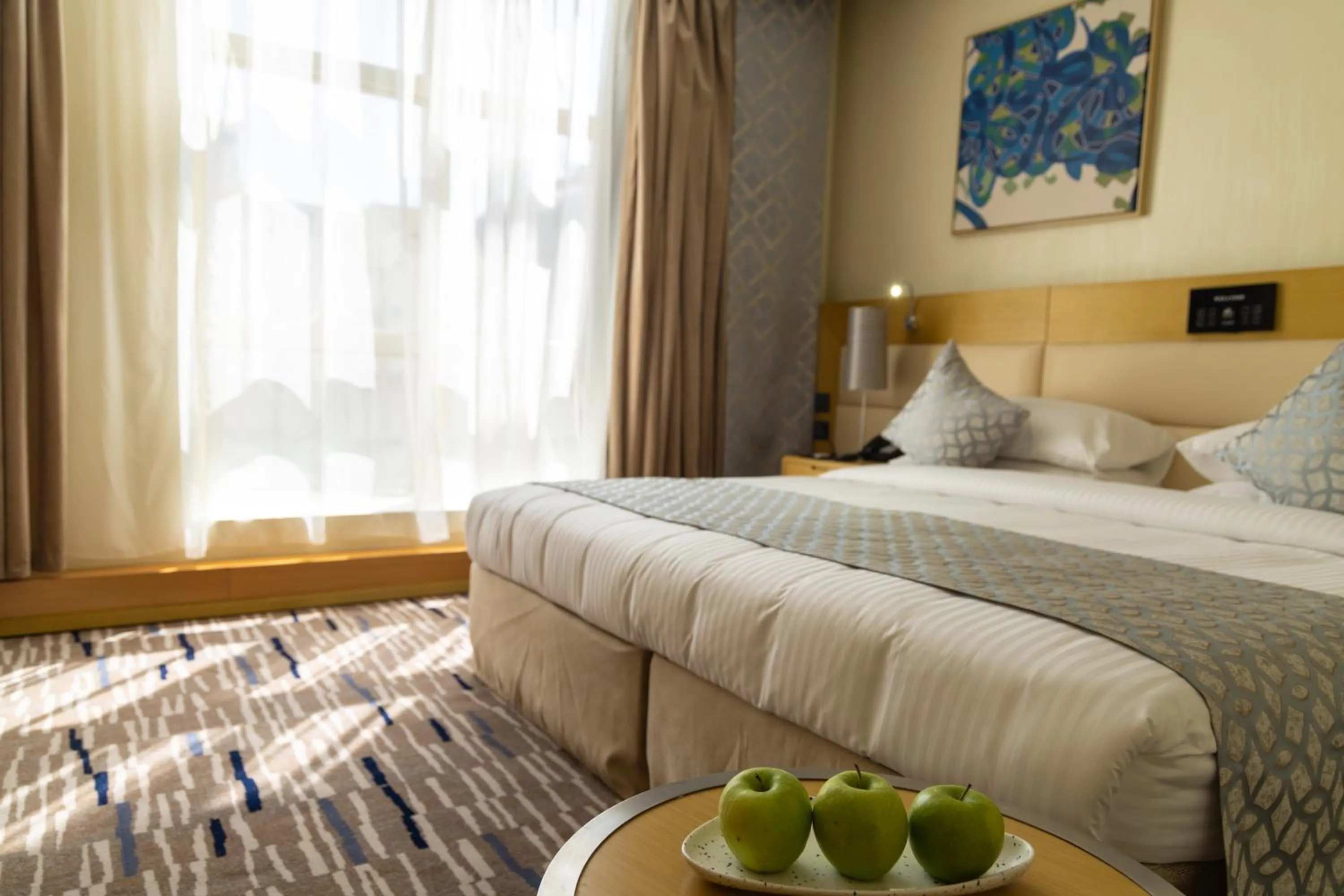 Bed in Qasr Al Sahab Hotel Makkah