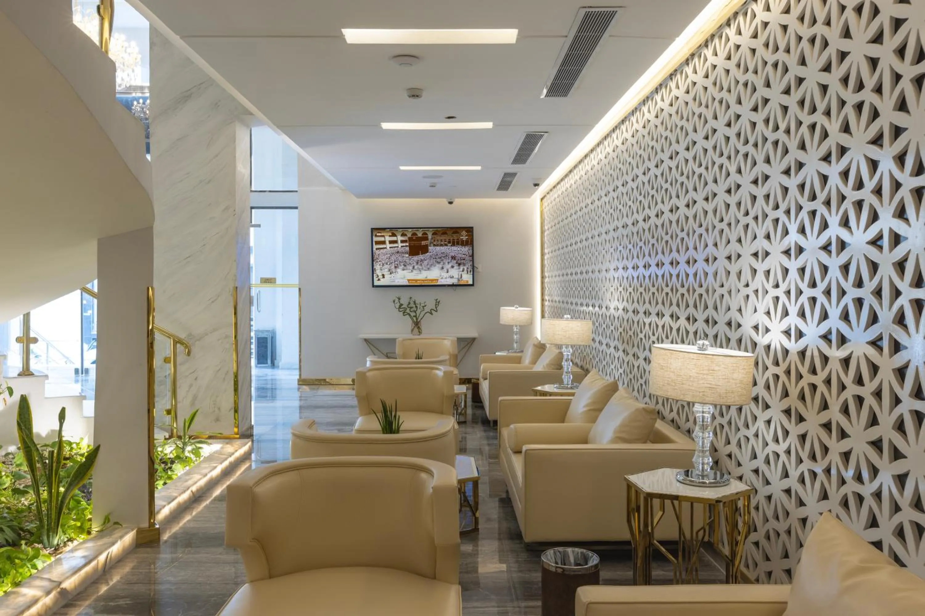 Seating area in Qasr Al Sahab Hotel Makkah