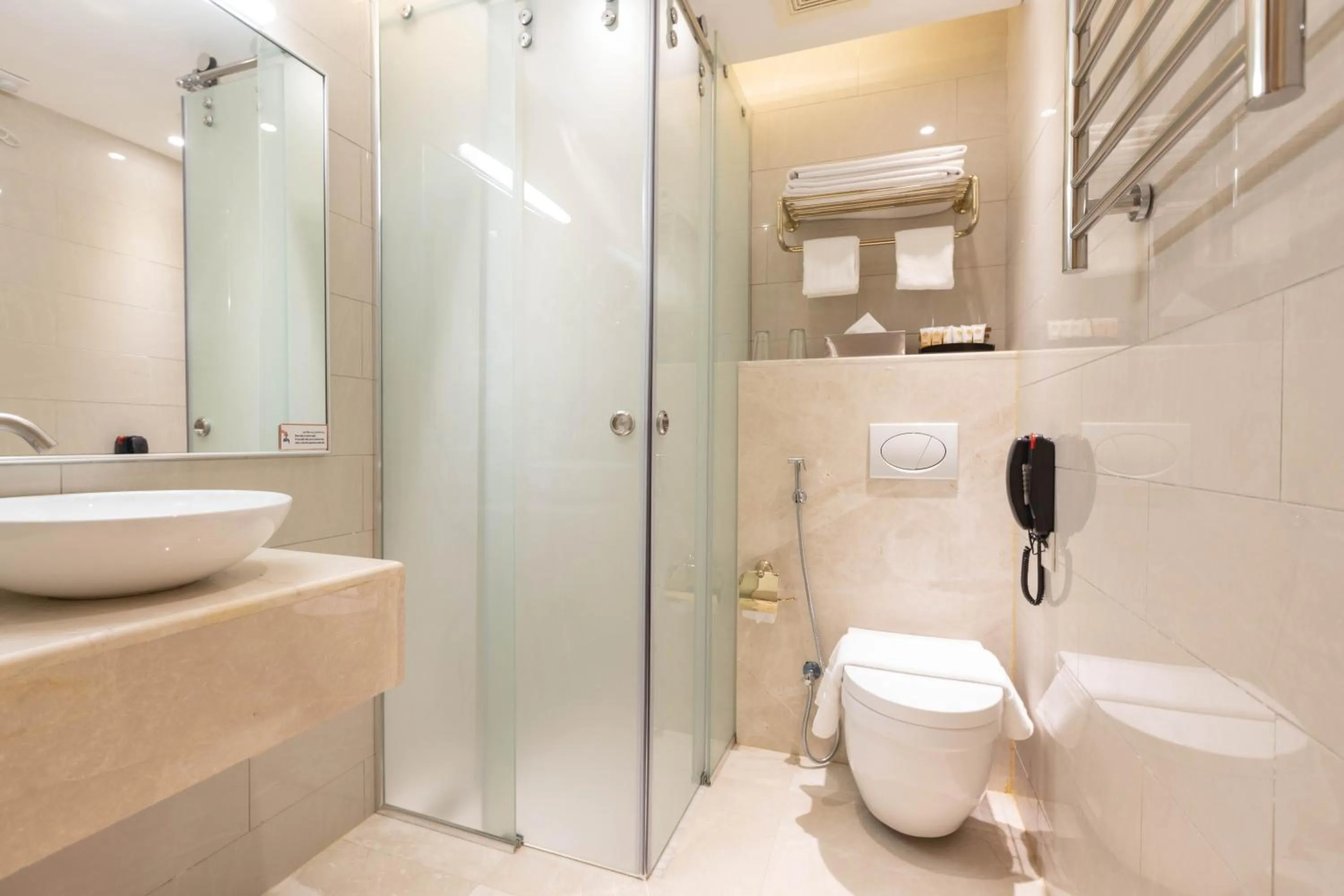 Toilet in Qasr Al Sahab Hotel Makkah