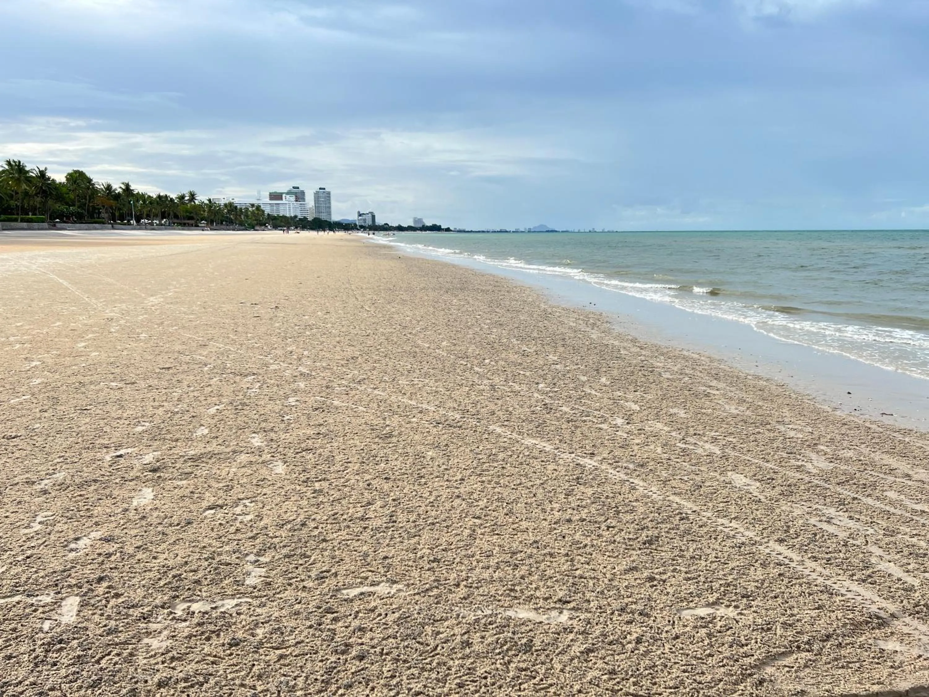 LA Beachfront Relaxation HuaHin by RT258
