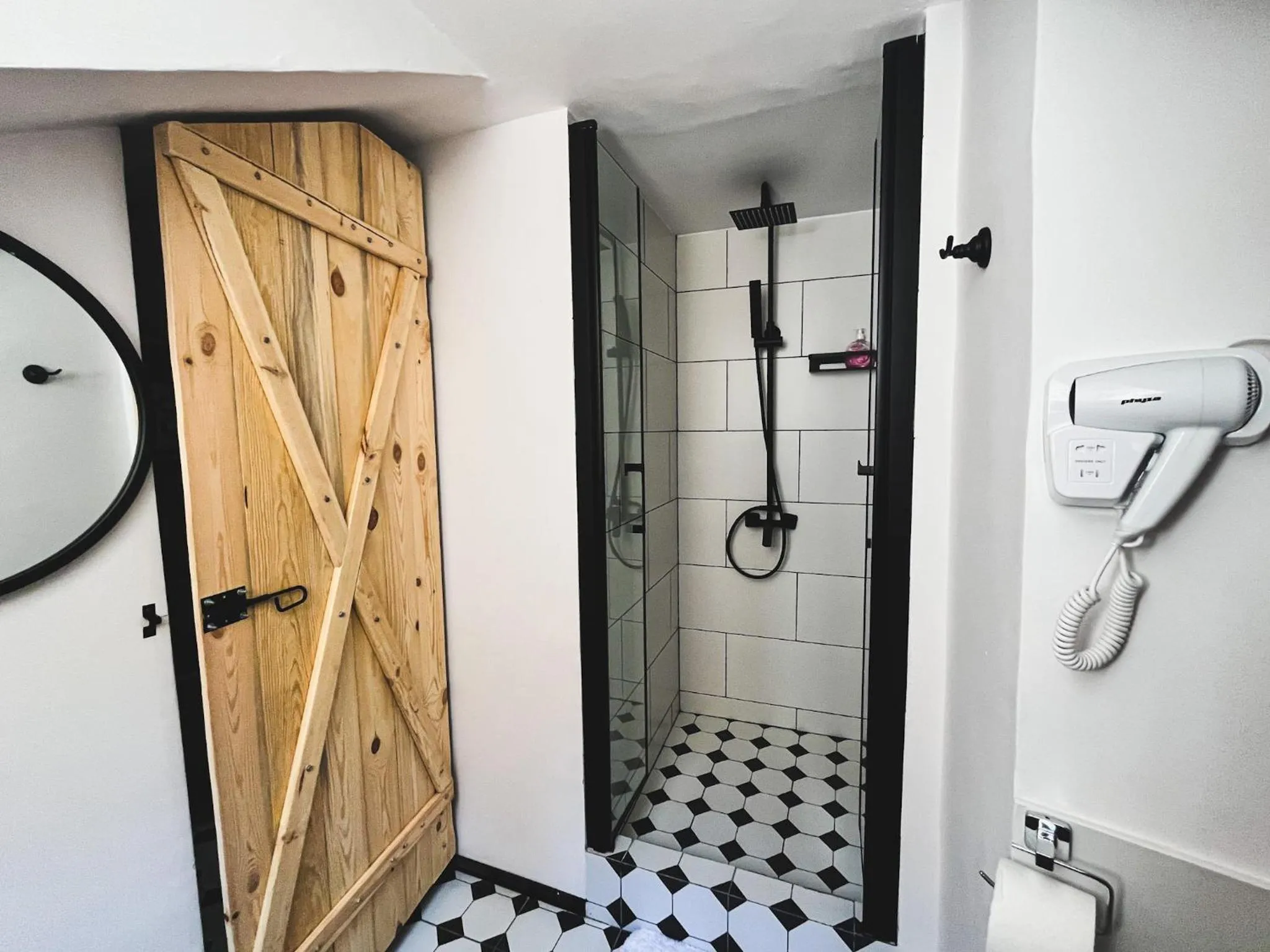 Photo of the whole room in Old Town Kanonia Rooms & Apartments