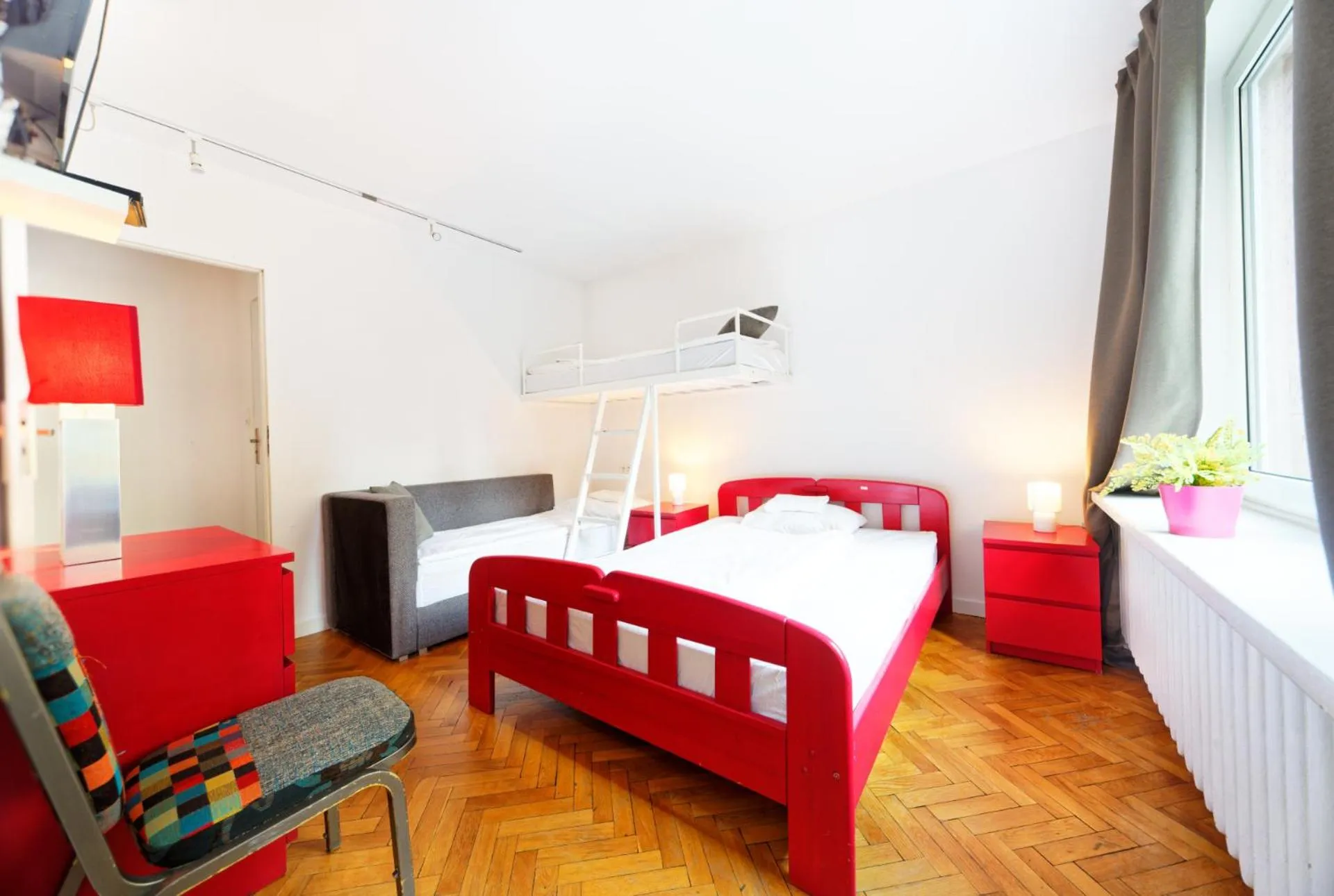 Property building, Bed in Old Town Kanonia Rooms & Apartments