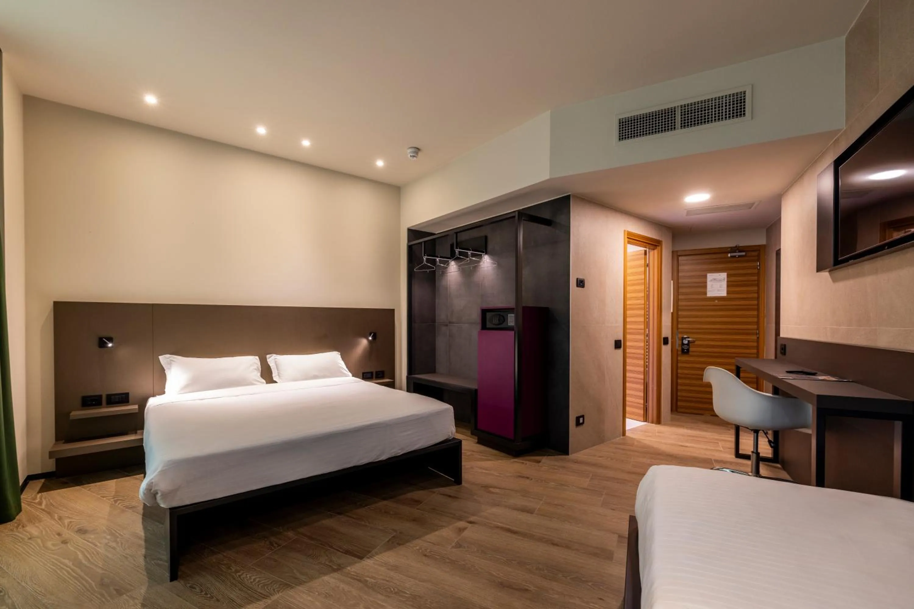 Bedroom, Bed in Hotel degli Arcimboldi