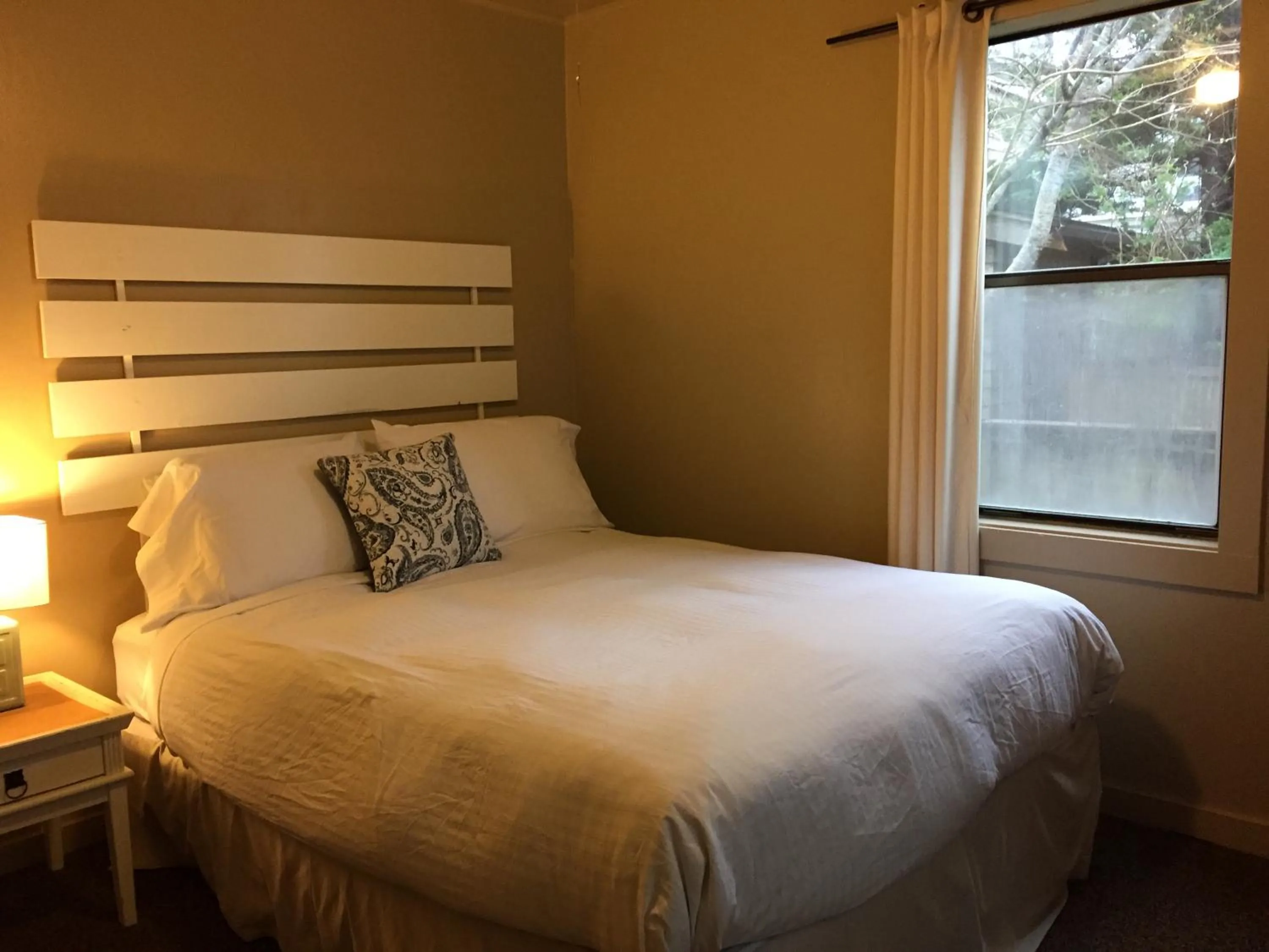 Bed in Guesthouse Cannon Beach