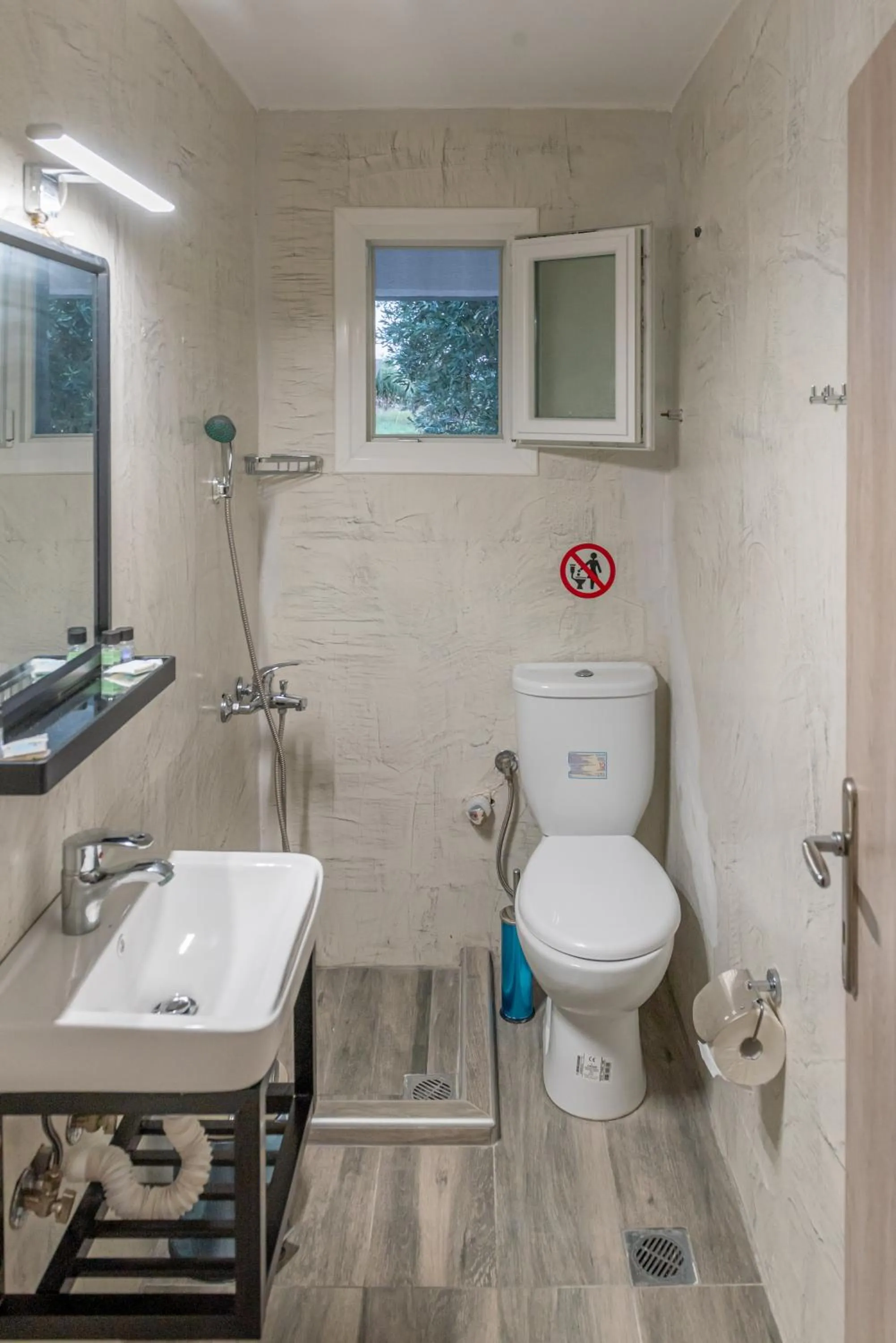 Shower in Medusa Rooms