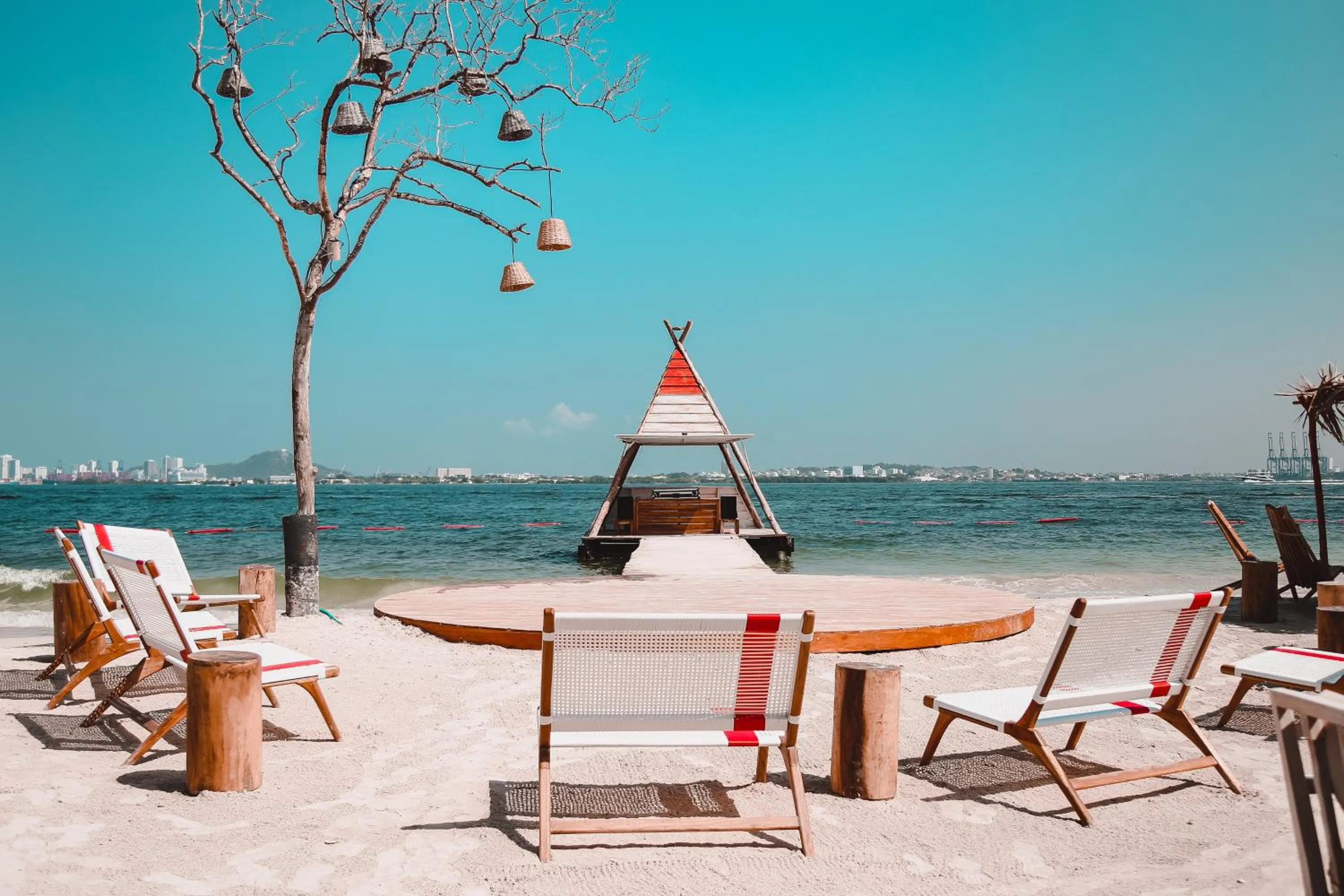 Nightclub / DJ in Fenix Beach Cartagena