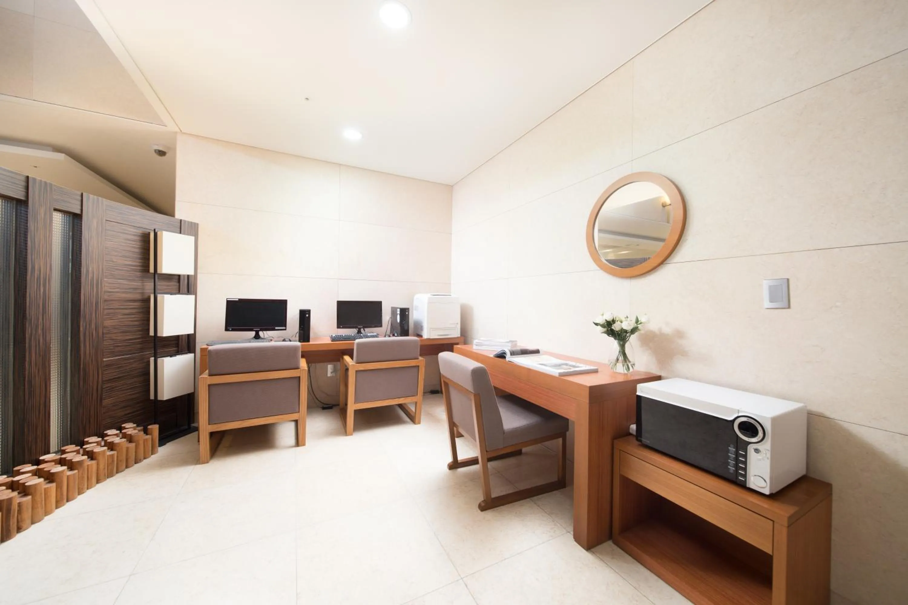 Business facilities in Bareve Hotel