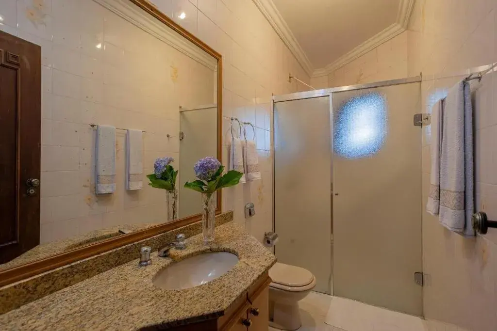 Triple Room with Pool View in Spaço Vale do Jordão Guarapuava Triple Room with Pool View in Spaço Vale do Jordão Guarapuava