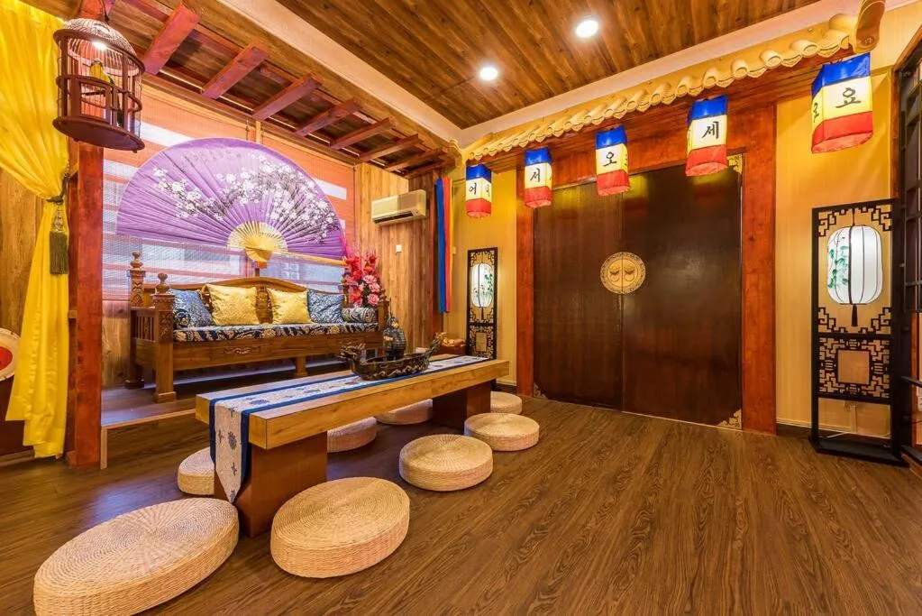 Fahrenheit88-Korea Theme Bukit Bintang Kuala Lumpur 2R2B 6Pax