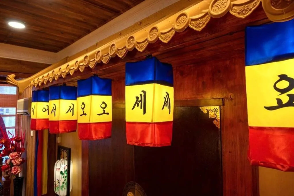 Fahrenheit88-Korea Theme Bukit Bintang Kuala Lumpur 2R2B 6Pax